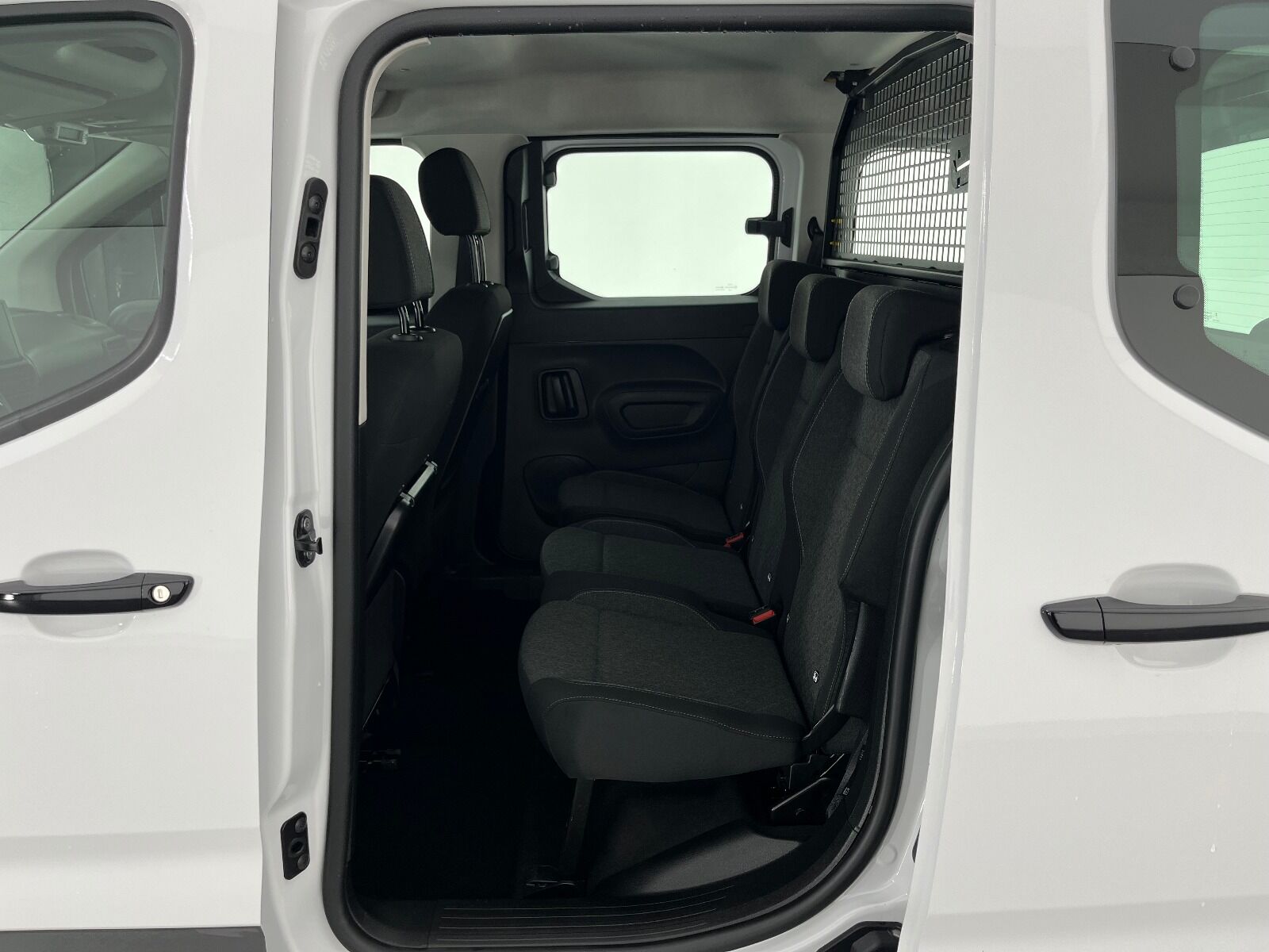 Opel Combo 1.5 D Essential - 2025 - Detay