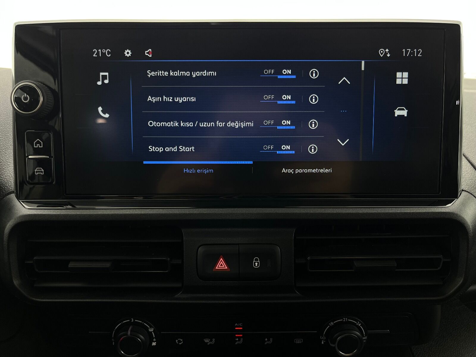 Opel Combo 1.5 D Essential - 2025 - Detay