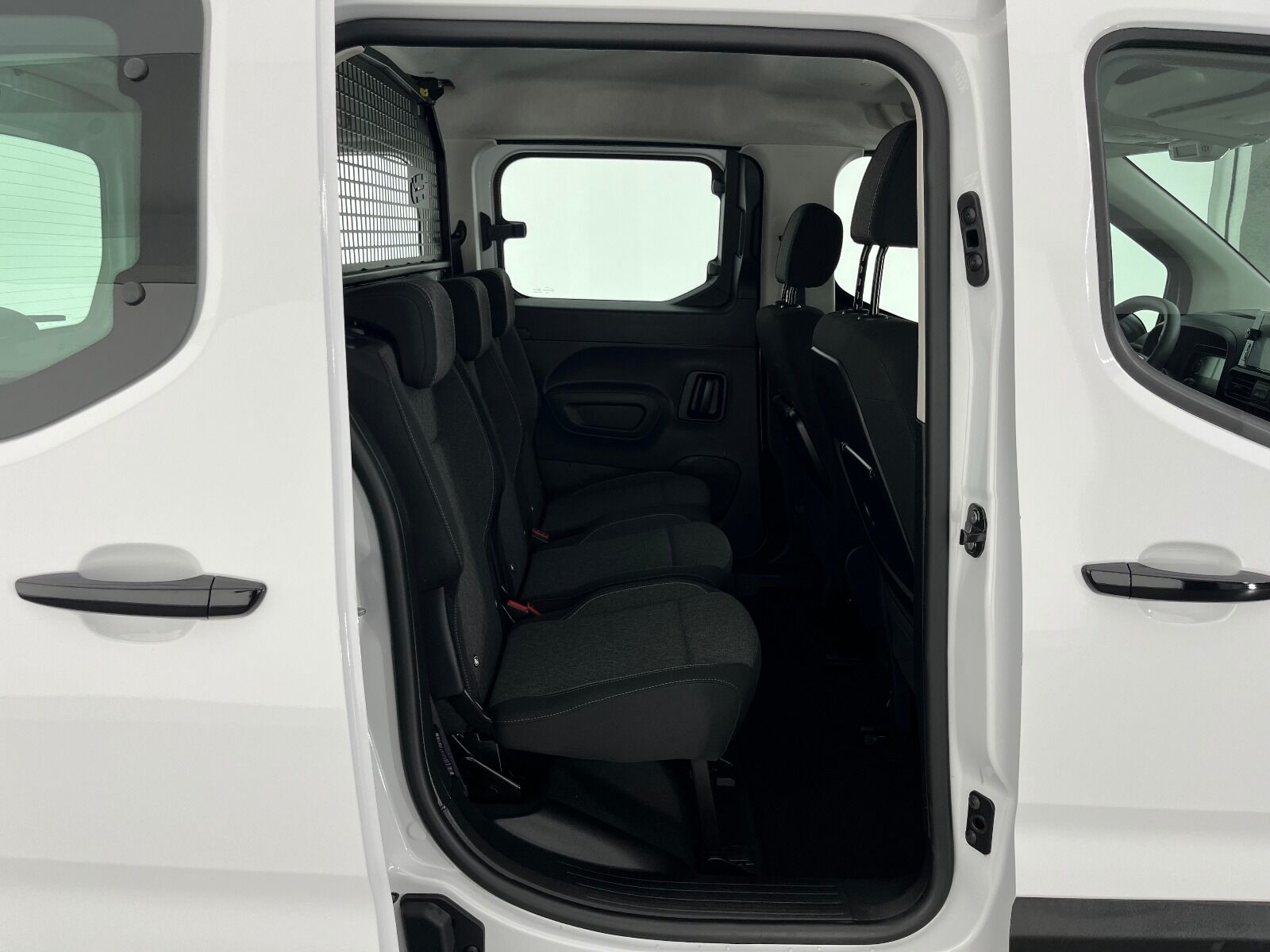 Opel Combo 1.5 D Essential - 2025 - Detay