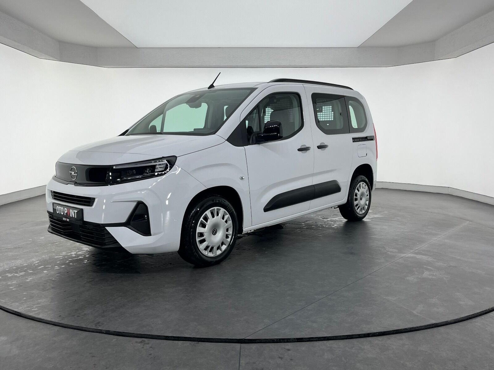 Opel Combo 1.5 D Essential - 2025 - Detay