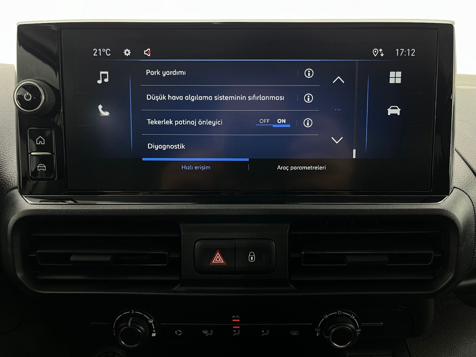 Opel Combo 1.5 D Essential - 2025 - Detay