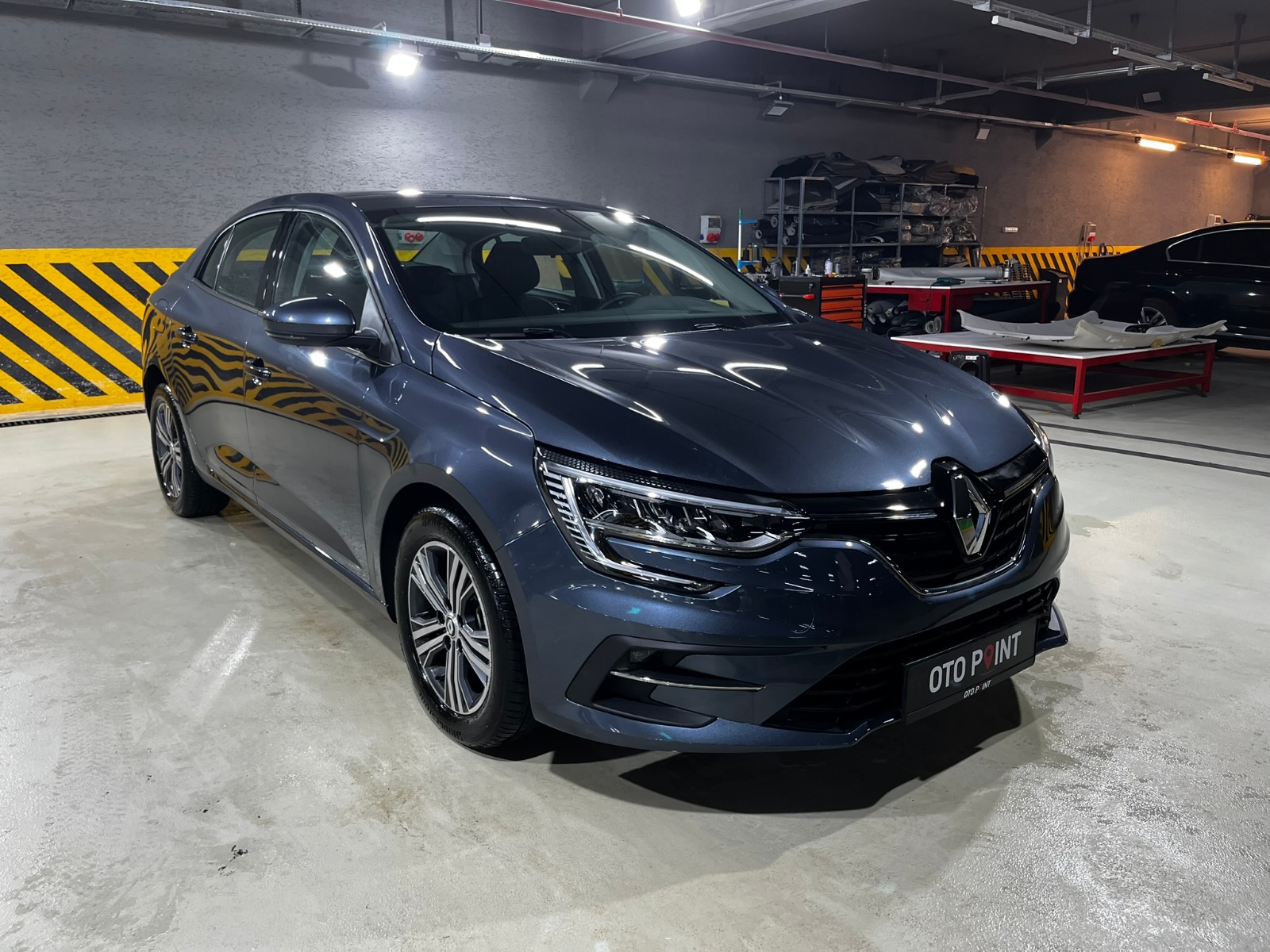 Renault Megane Sedan 1.3 TCe Touch EDC - 2024 - 34MKD156