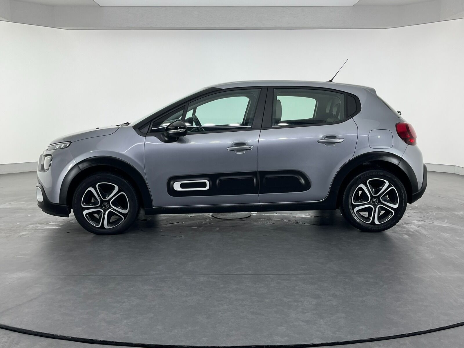 Citroen C3 1.2 PureTech Feel Bold EAT6 - 2024 - Detay