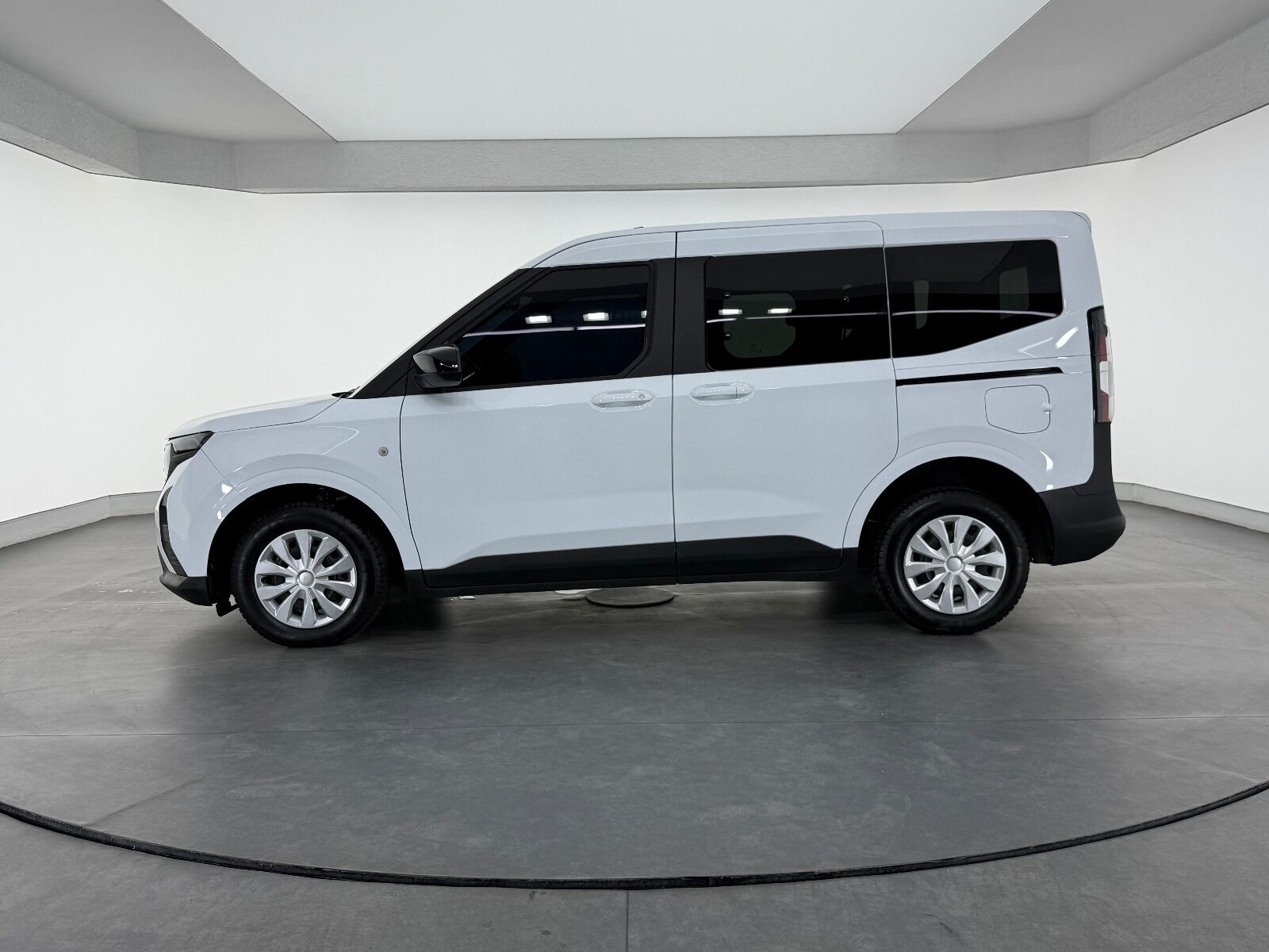 Ford Tourneo Courier 1.5L EcoBlue Deluxe - 2025 - Detay