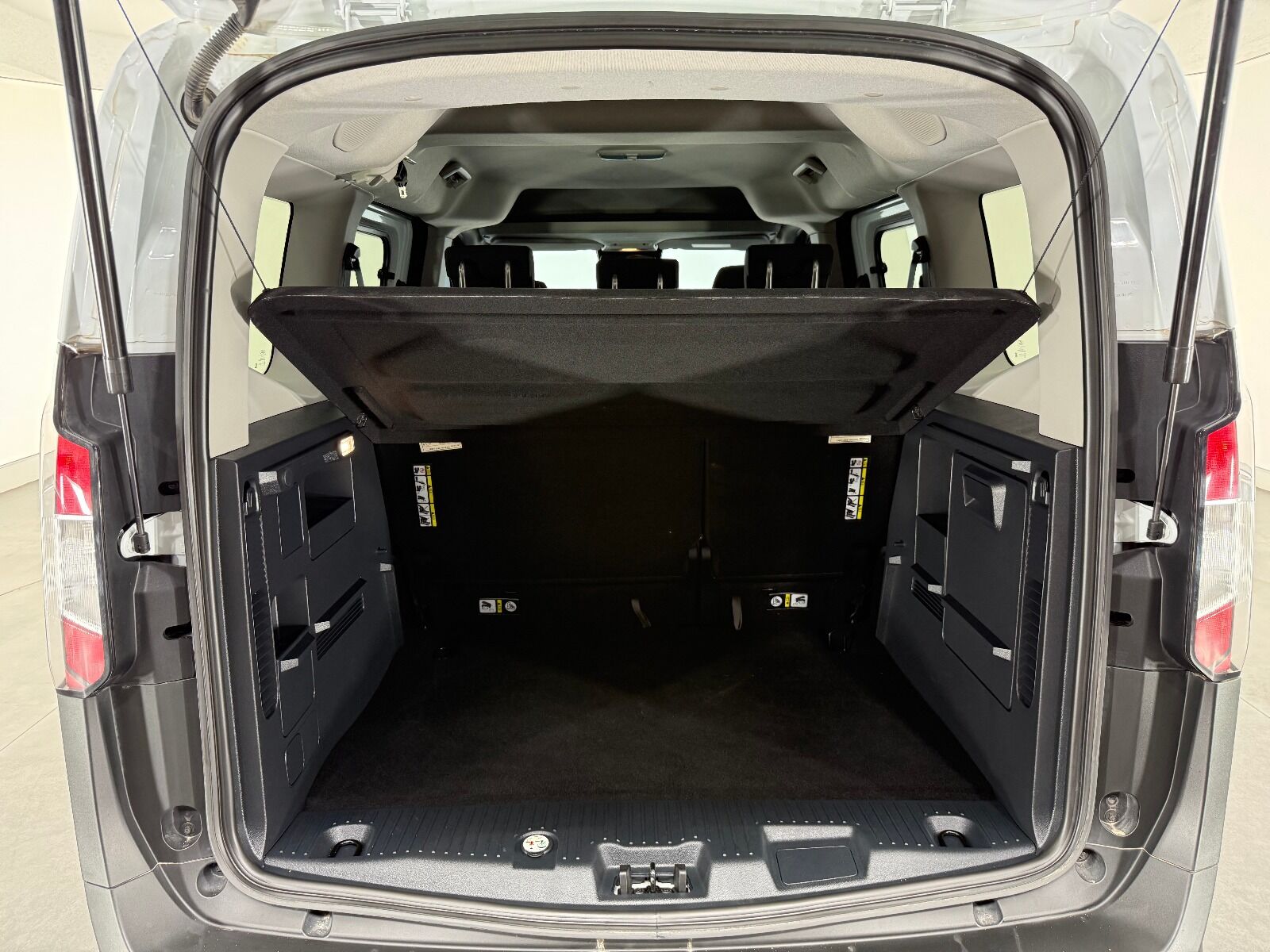 Ford Tourneo Courier 1.5L EcoBlue Deluxe - 2025 - Detay
