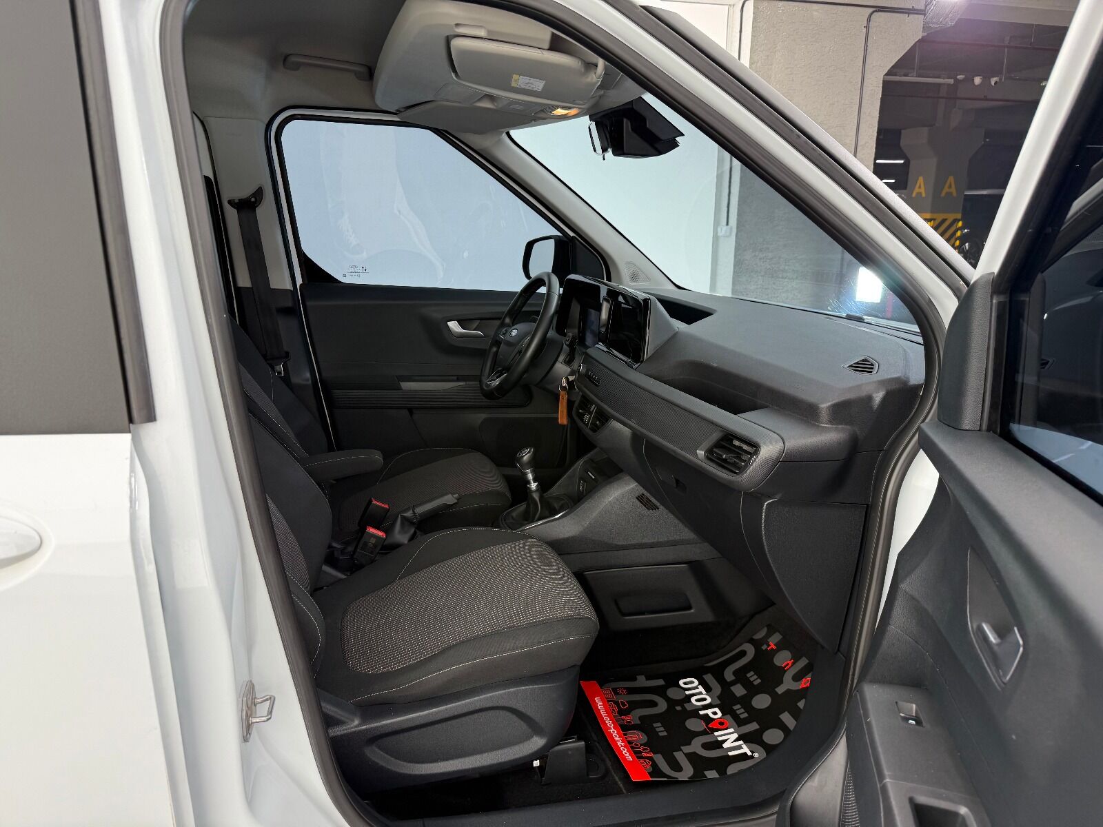 Ford Tourneo Courier 1.5L EcoBlue Deluxe - 2025 - Detay