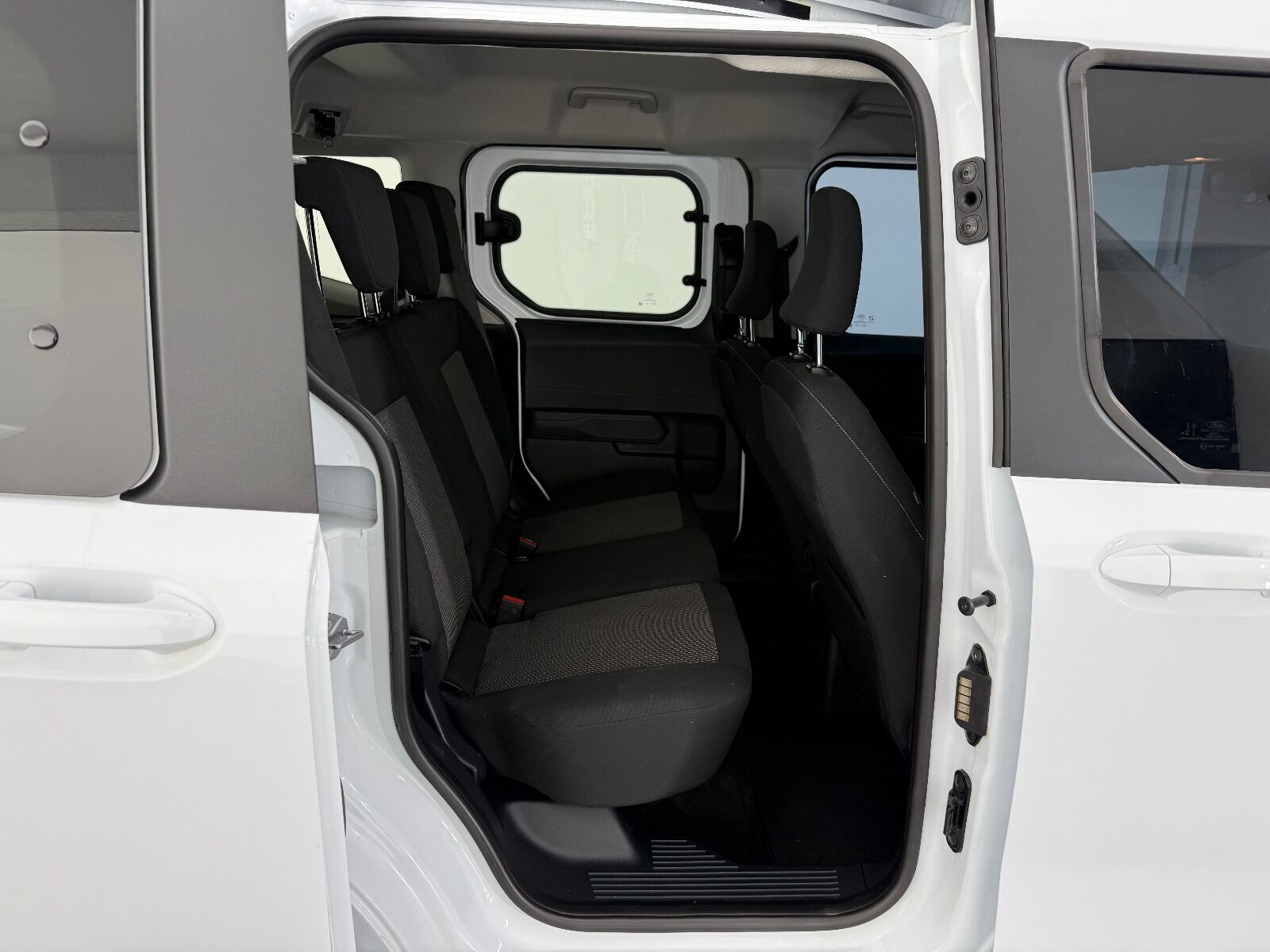 Ford Tourneo Courier 1.5L EcoBlue Deluxe - 2025 - Detay