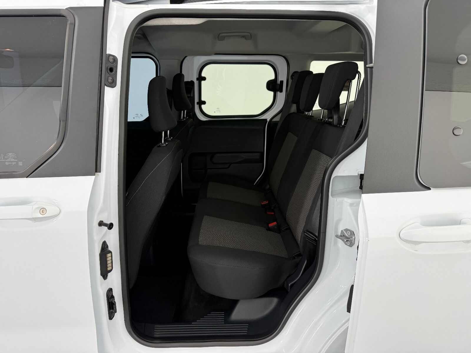 Ford Tourneo Courier 1.5L EcoBlue Deluxe - 2025 - Detay