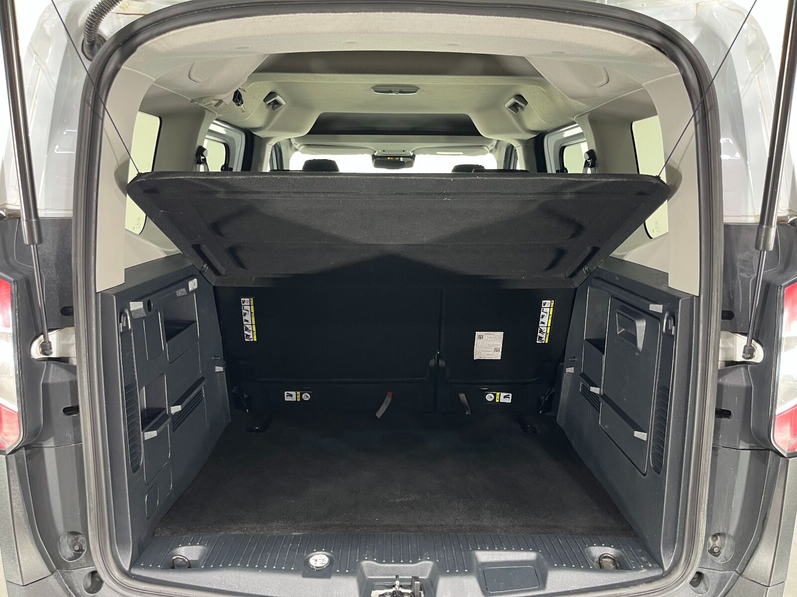 Ford Tourneo Courier Kombi 1.5 EcoBlue Deluxe - 2025 - Detay