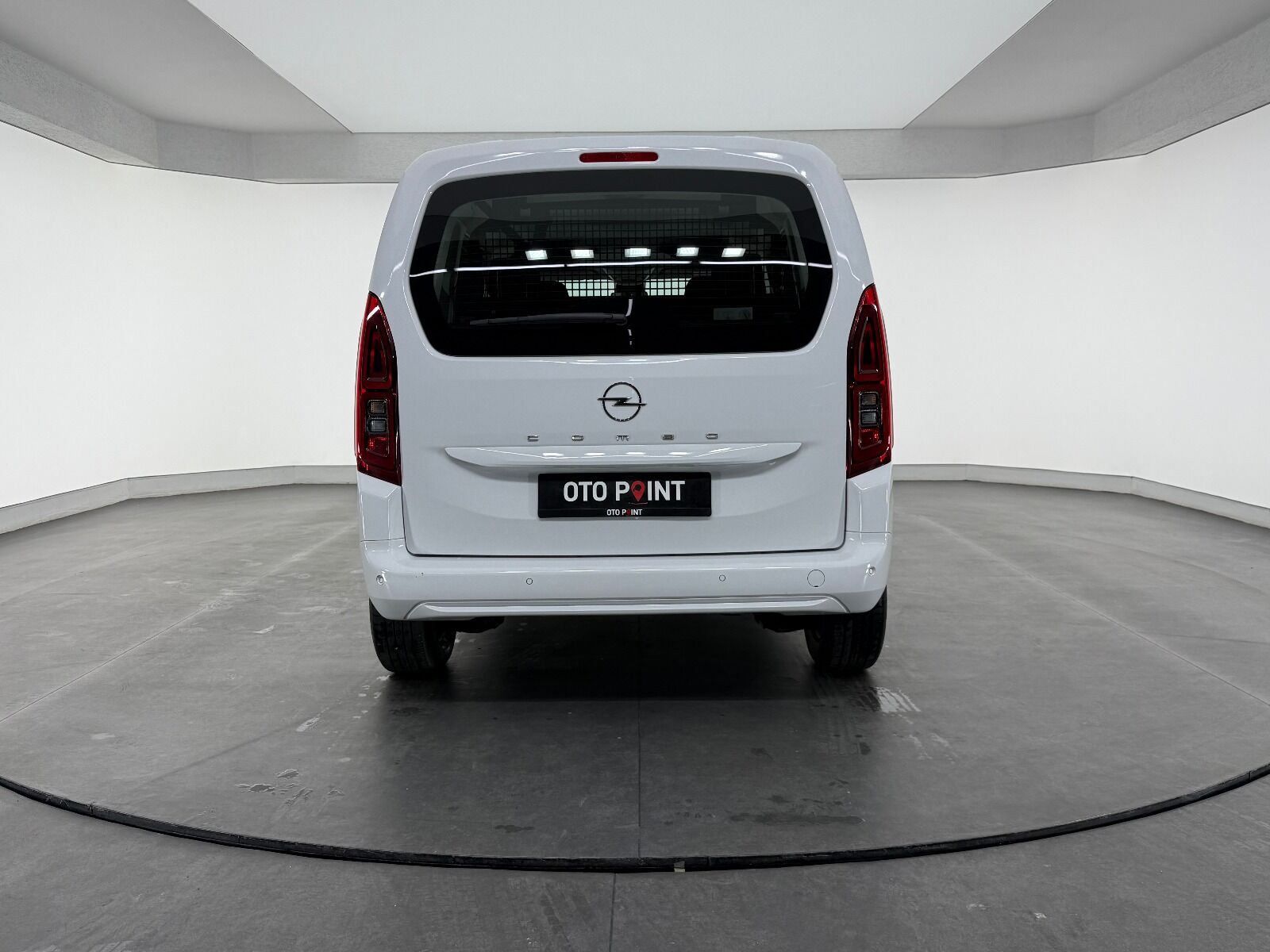Opel Combo 1.5 D Essential - 2026 - Detay