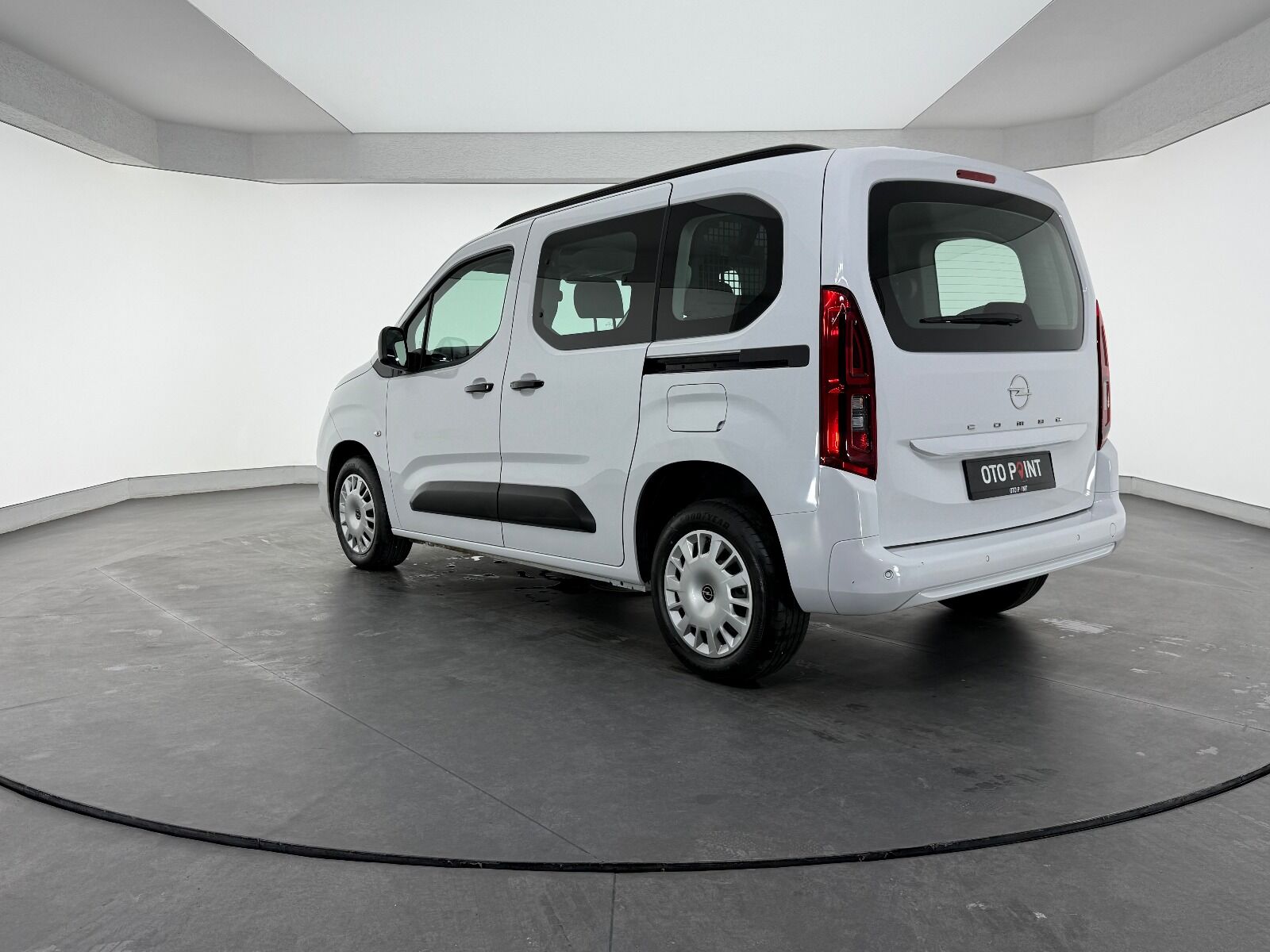 Opel Combo 1.5 D Essential - 2026 - Detay