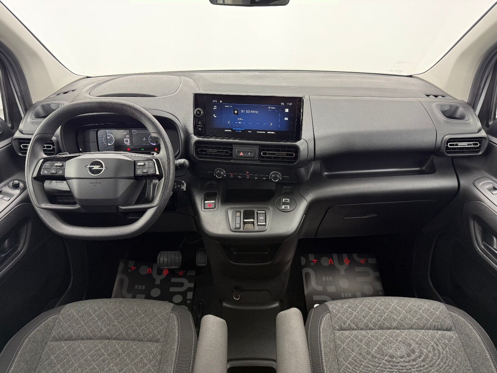 Opel Combo 1.5 D Essential - 2026 - Detay