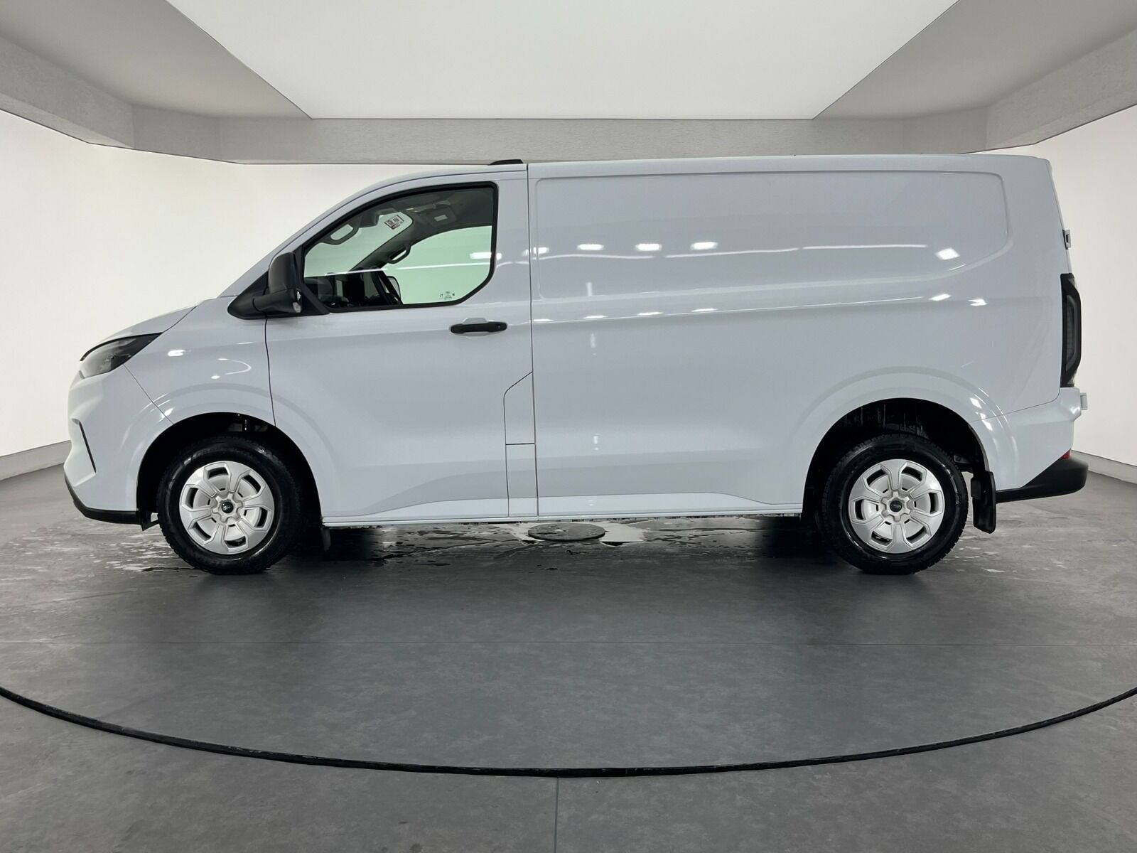 Ford Transit Custom 2.0 EcoBlue UPG 320 S Deluxe - 2024 - Detay