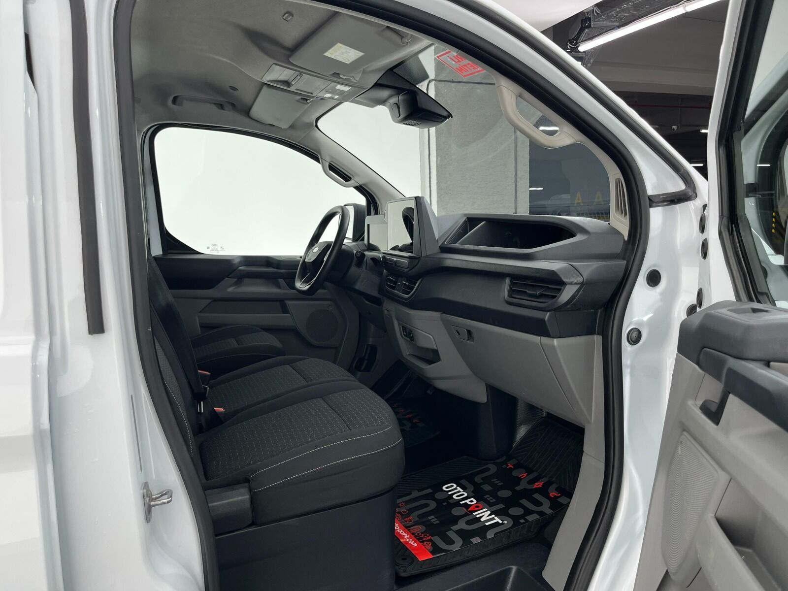 Ford Transit Custom 2.0 EcoBlue UPG 320 S Deluxe - 2024 - Detay