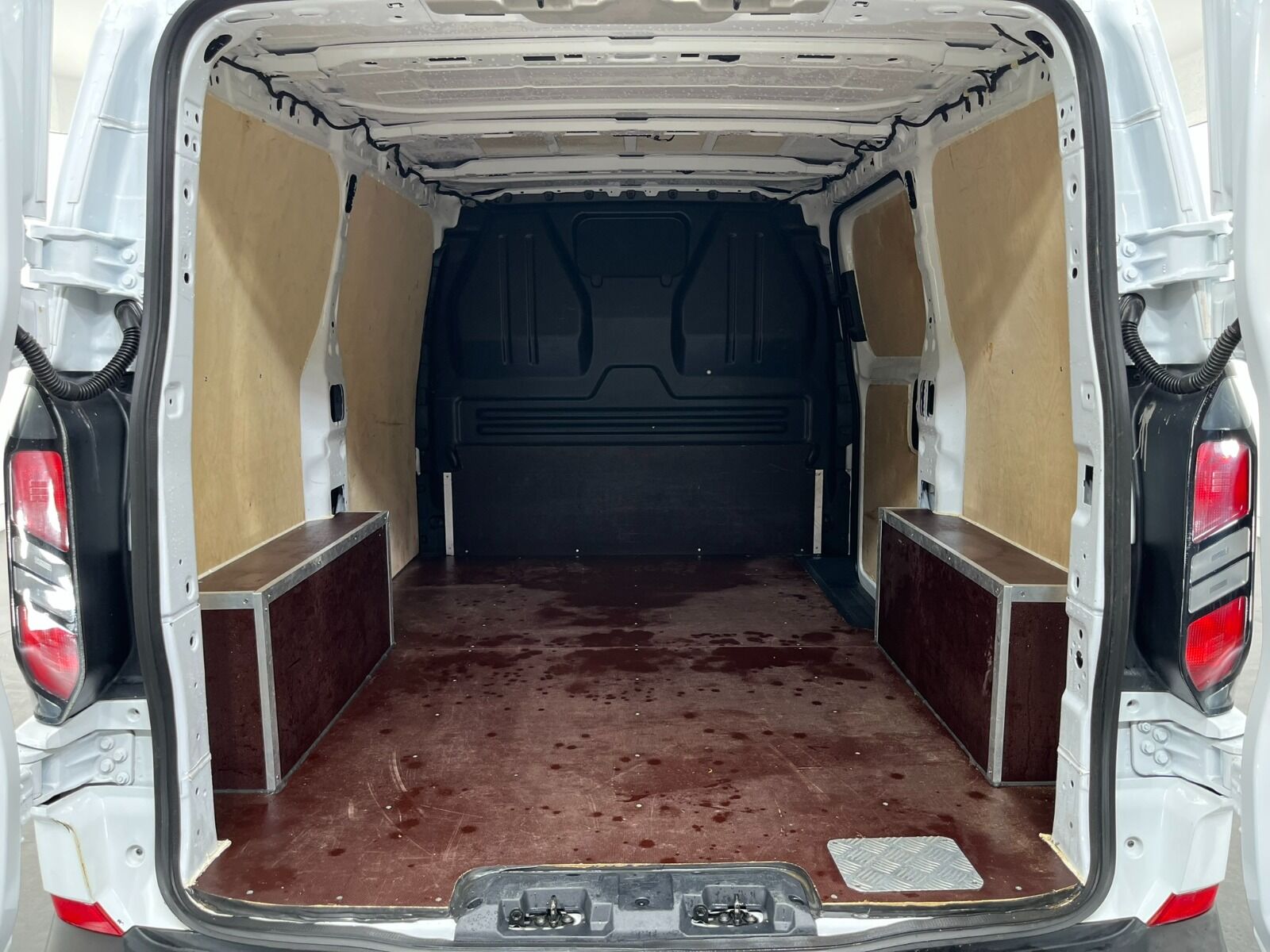 Ford Transit Custom 2.0 EcoBlue UPG 320 S Deluxe - 2024 - Detay