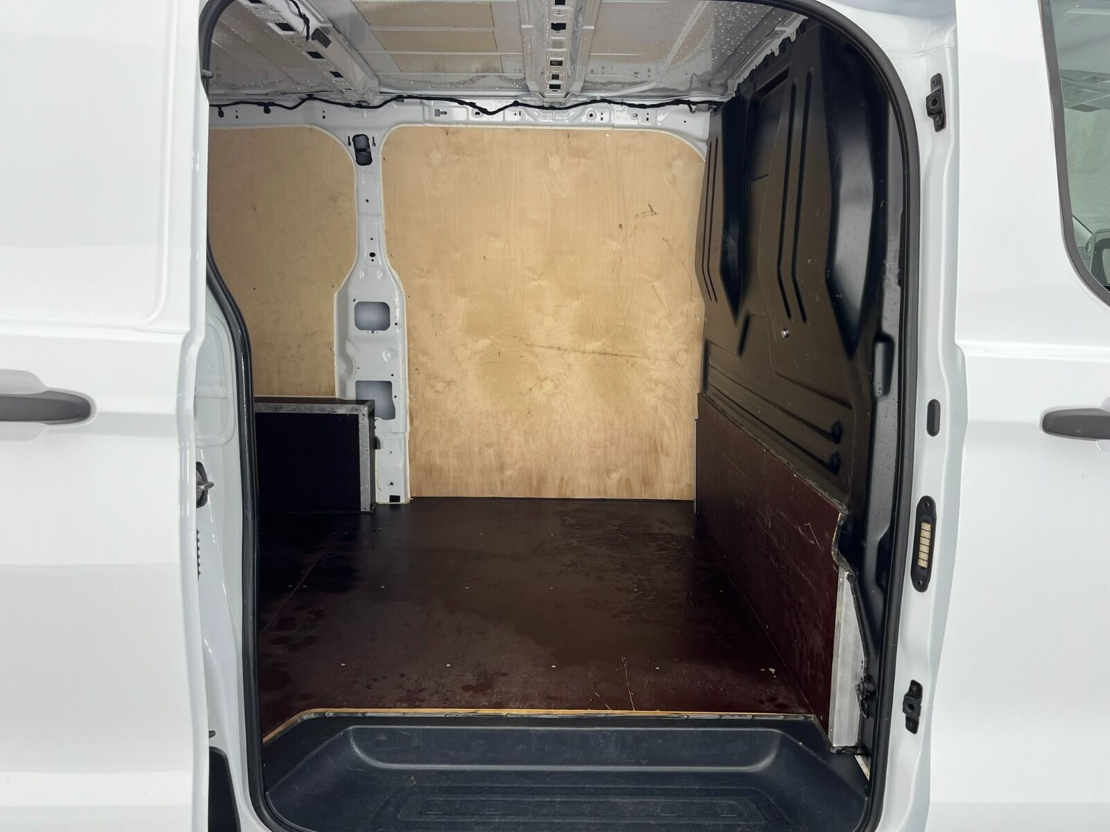 Ford Transit Custom 2.0 EcoBlue UPG 320 S Deluxe - 2024 - Detay