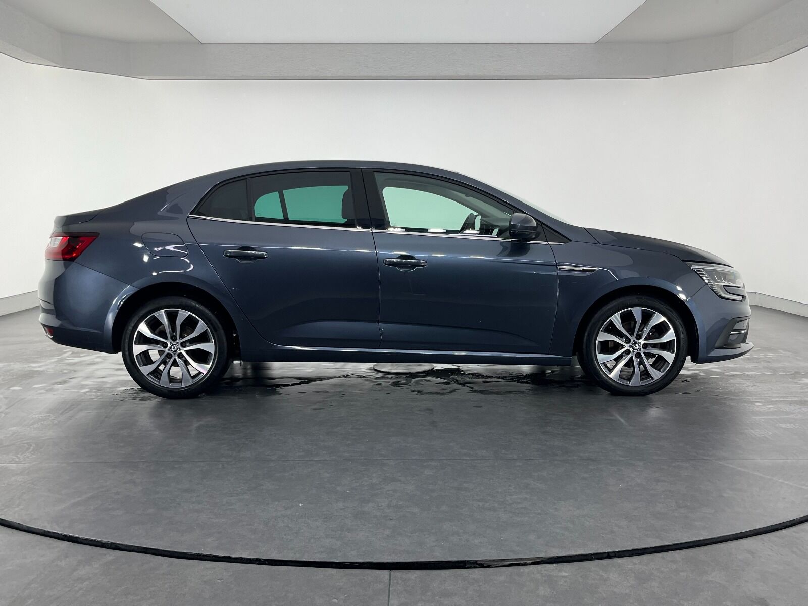 Renault Megane Sedan 1.5 Blue DCI Icon EDC - 2024 - Detay