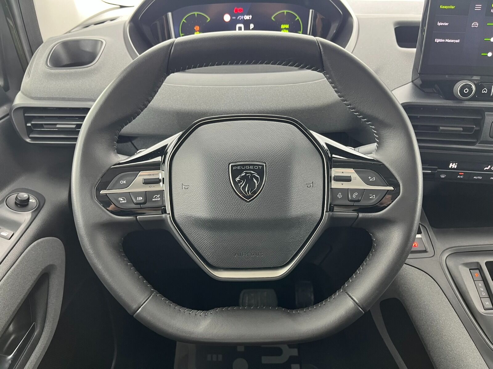 Peugeot Rifter Combi 1.5 BlueHDI Allure EAT8 - 2025 - Detay