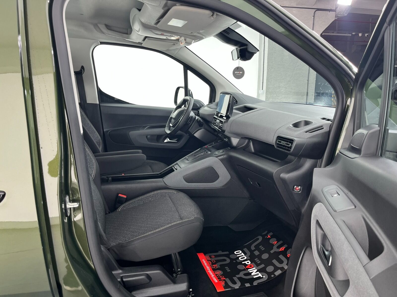 Peugeot Rifter Combi 1.5 BlueHDI Allure EAT8 - 2025 - Detay