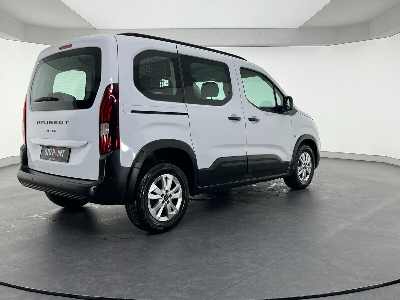 Peugeot Rifter Combi 1.5 BlueHDI Allure EAT8 - 2025 - Detay