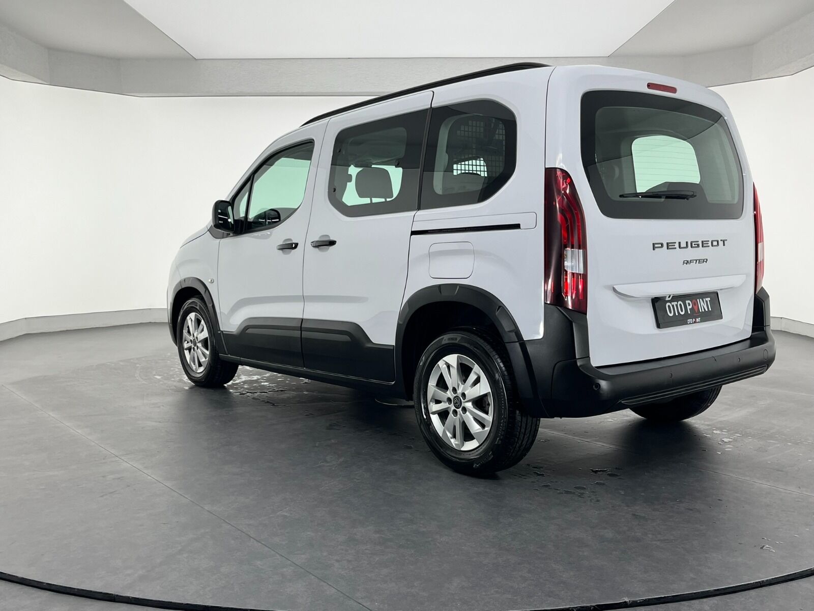 Peugeot Rifter Combi 1.5 BlueHDI Allure EAT8 - 2025 - Detay