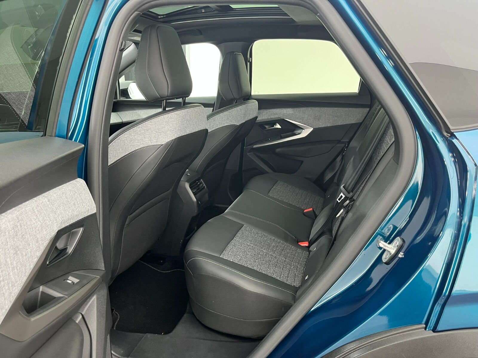 Peugeot 3008 Crossover 1.2 Hybrid Allure eDCS6 - 2025 - Detay