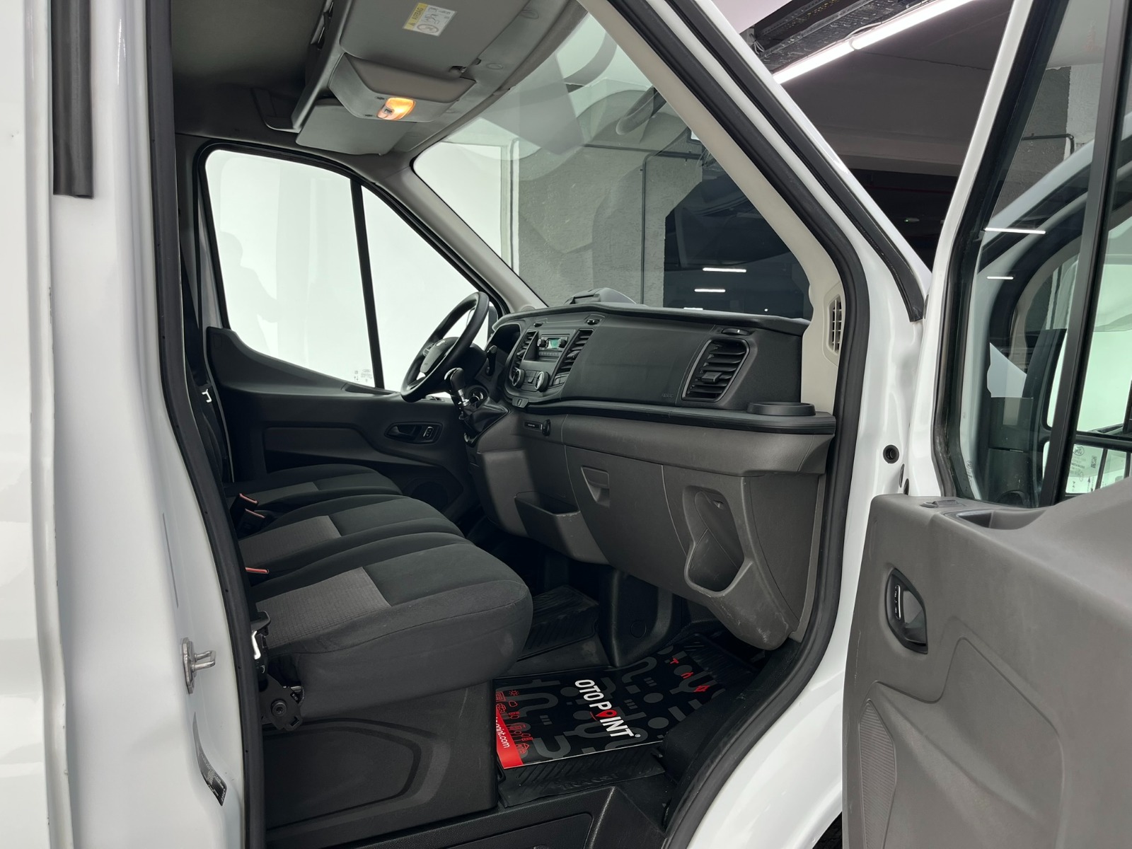 Ford Transit 350 E - 2023 - Detay