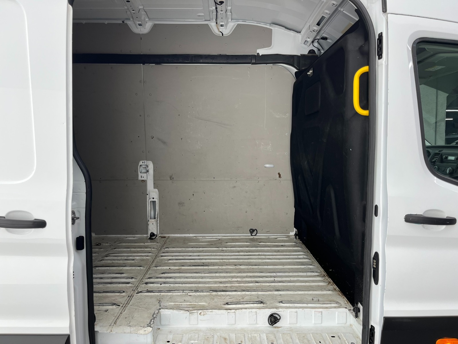 Ford Transit 350 E - 2023 - Detay