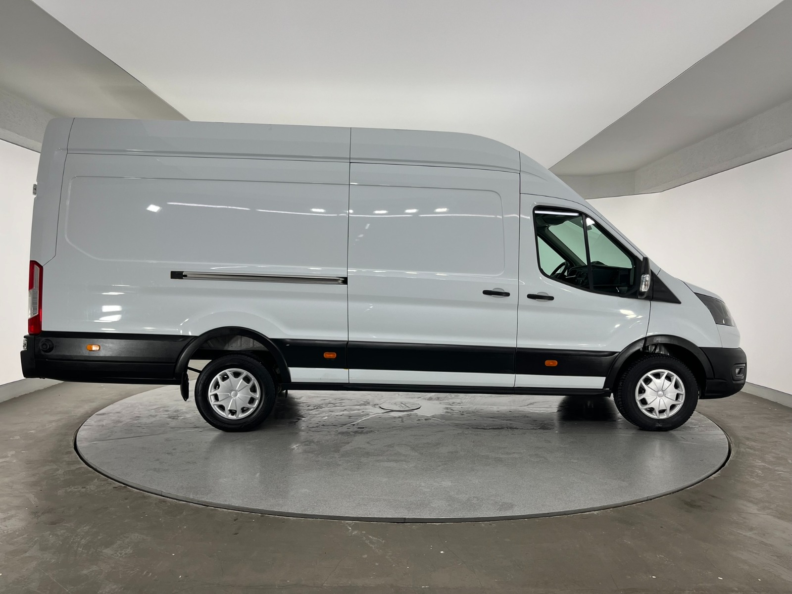Ford Transit 350 E - 2023 - Detay