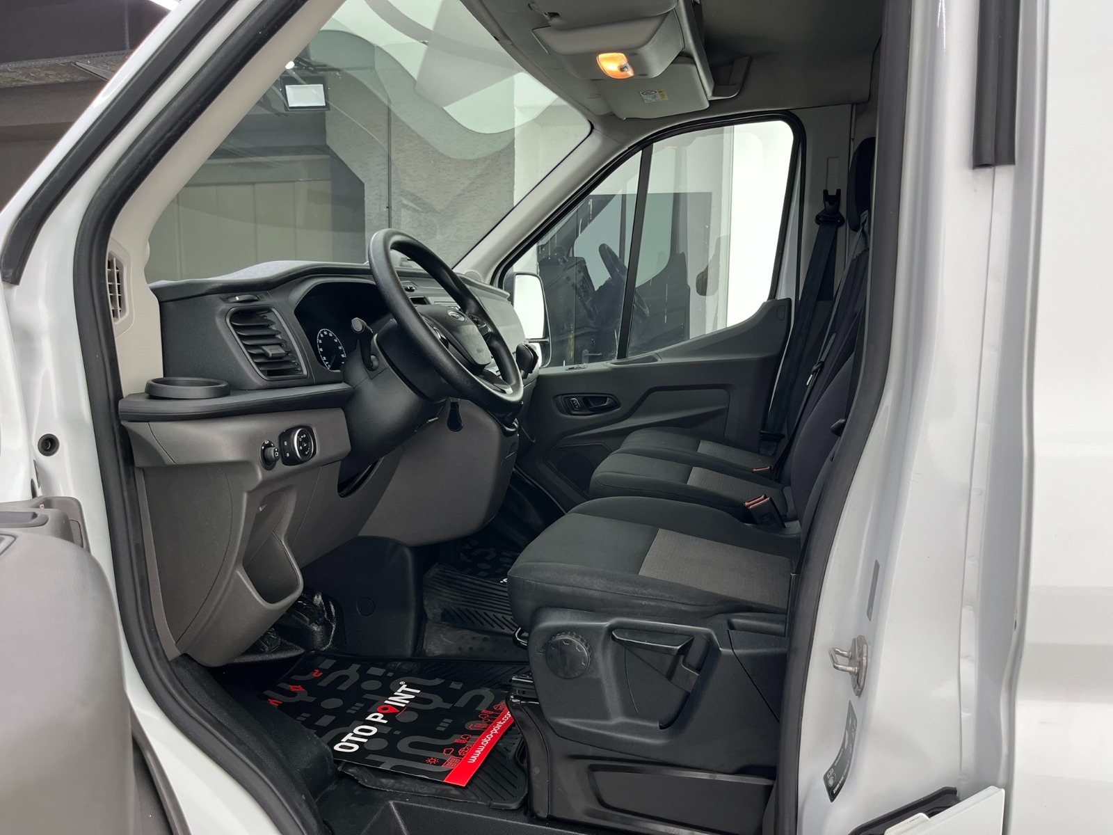 Ford Transit 350 E - 2023 - Detay