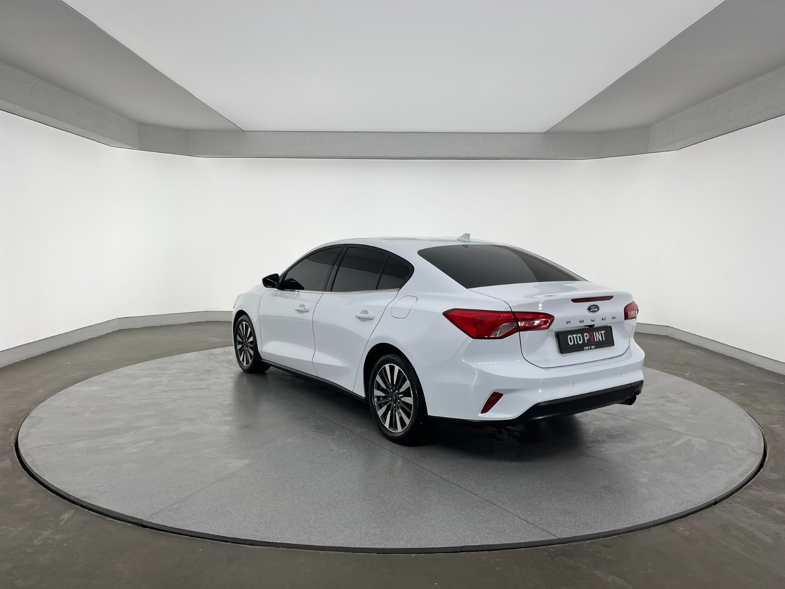 Ford Focus Sedan 1.5 TDCI EcoBlue Titanium X Otomatik - 2023 - Detay