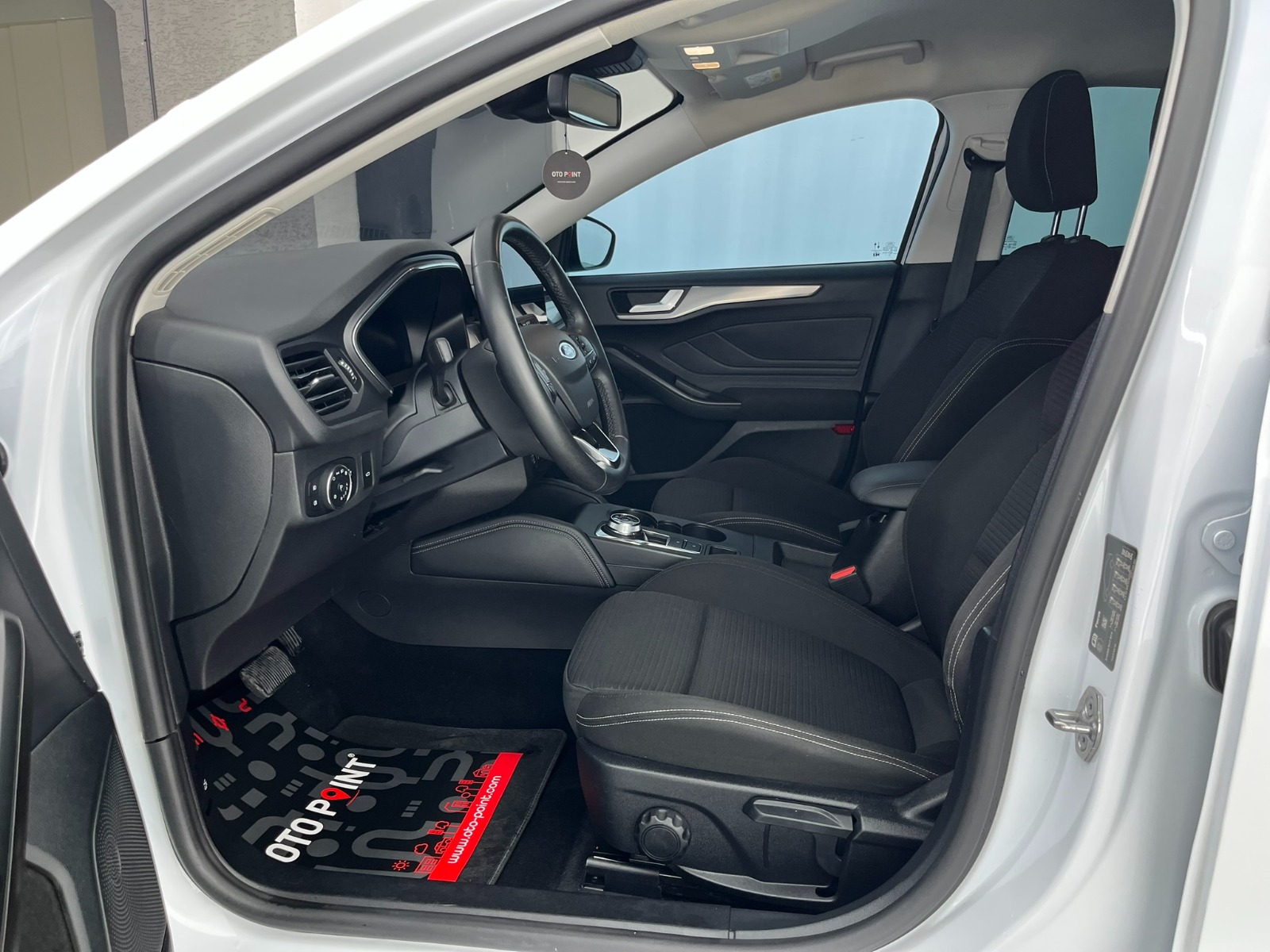 Ford Focus Sedan 1.5 TDCI EcoBlue Titanium X Otomatik - 2023 - Detay