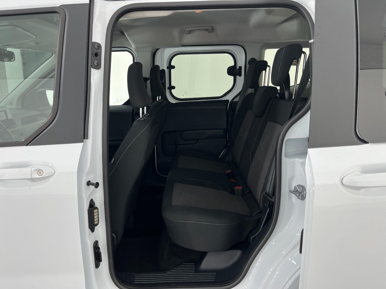 Ford Tourneo Courier Kombi 1.5 EcoBlue Deluxe - 2025 - Detay