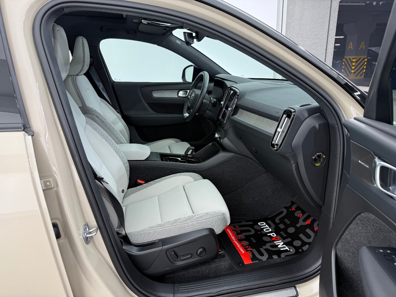 Volvo EX40 Single Motor Extended Range Ultra - 2025 - Detay