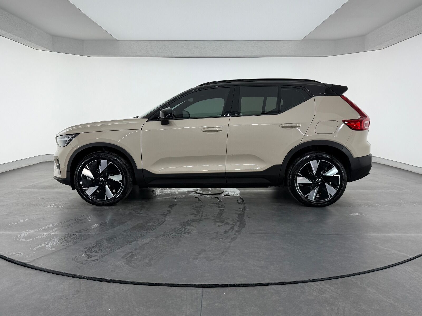 Volvo EX40 Single Motor Extended Range Ultra - 2025 - Detay