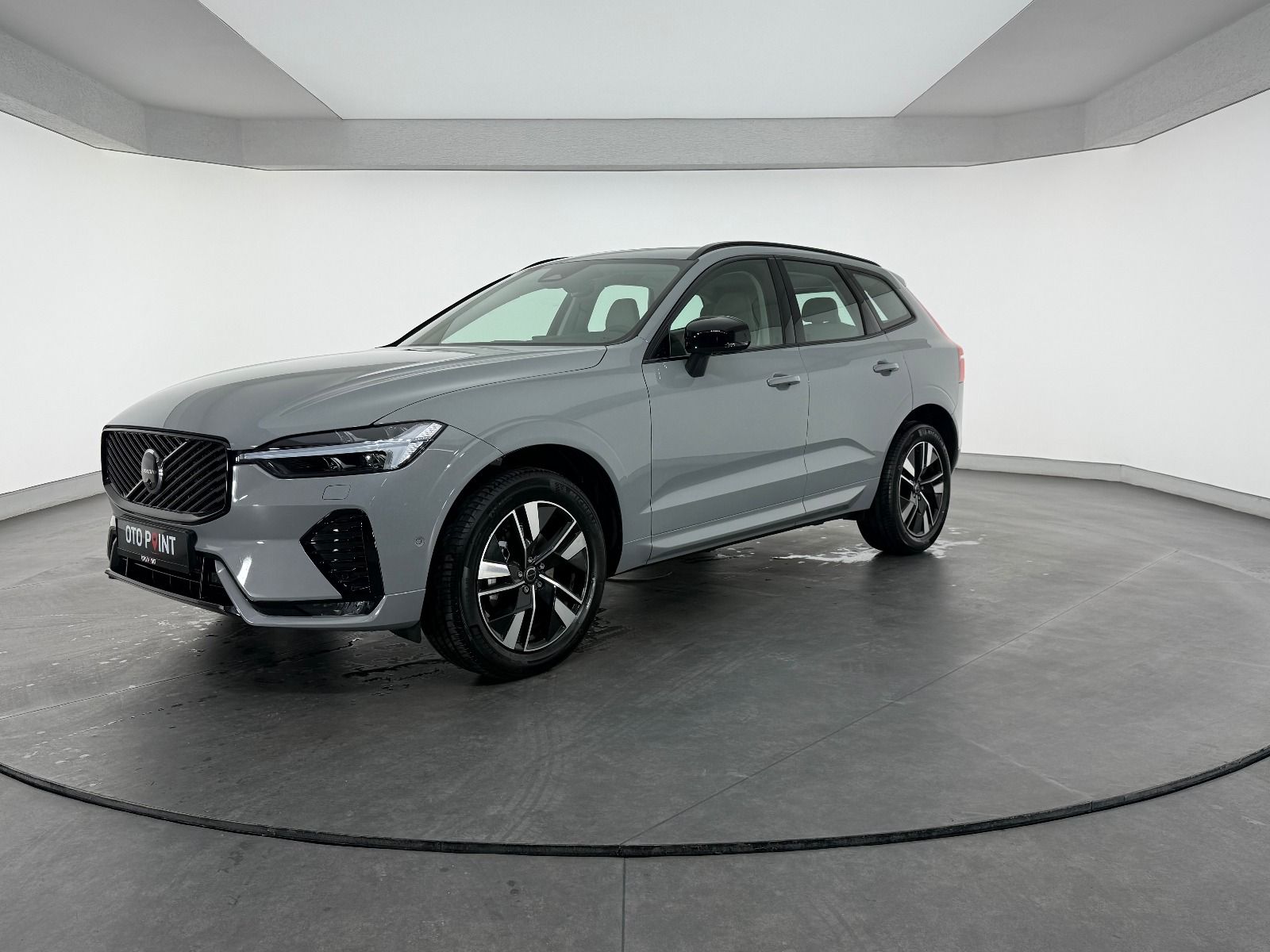 Volvo XC60 2.0 B5 MHEV Plus Dark AWD - 2026 - Detay