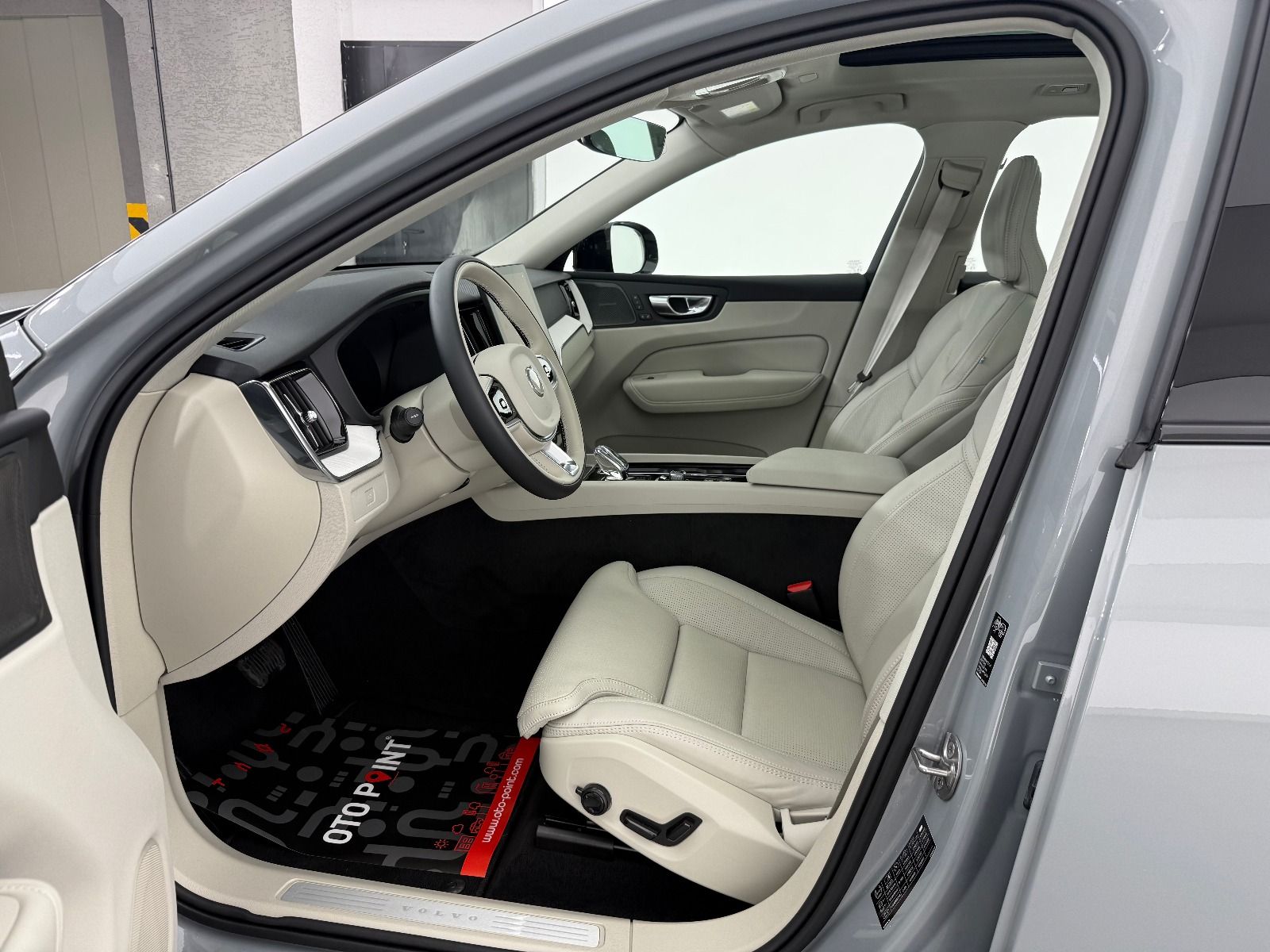 Volvo XC60 2.0 B5 MHEV Plus Dark AWD - 2026 - Detay