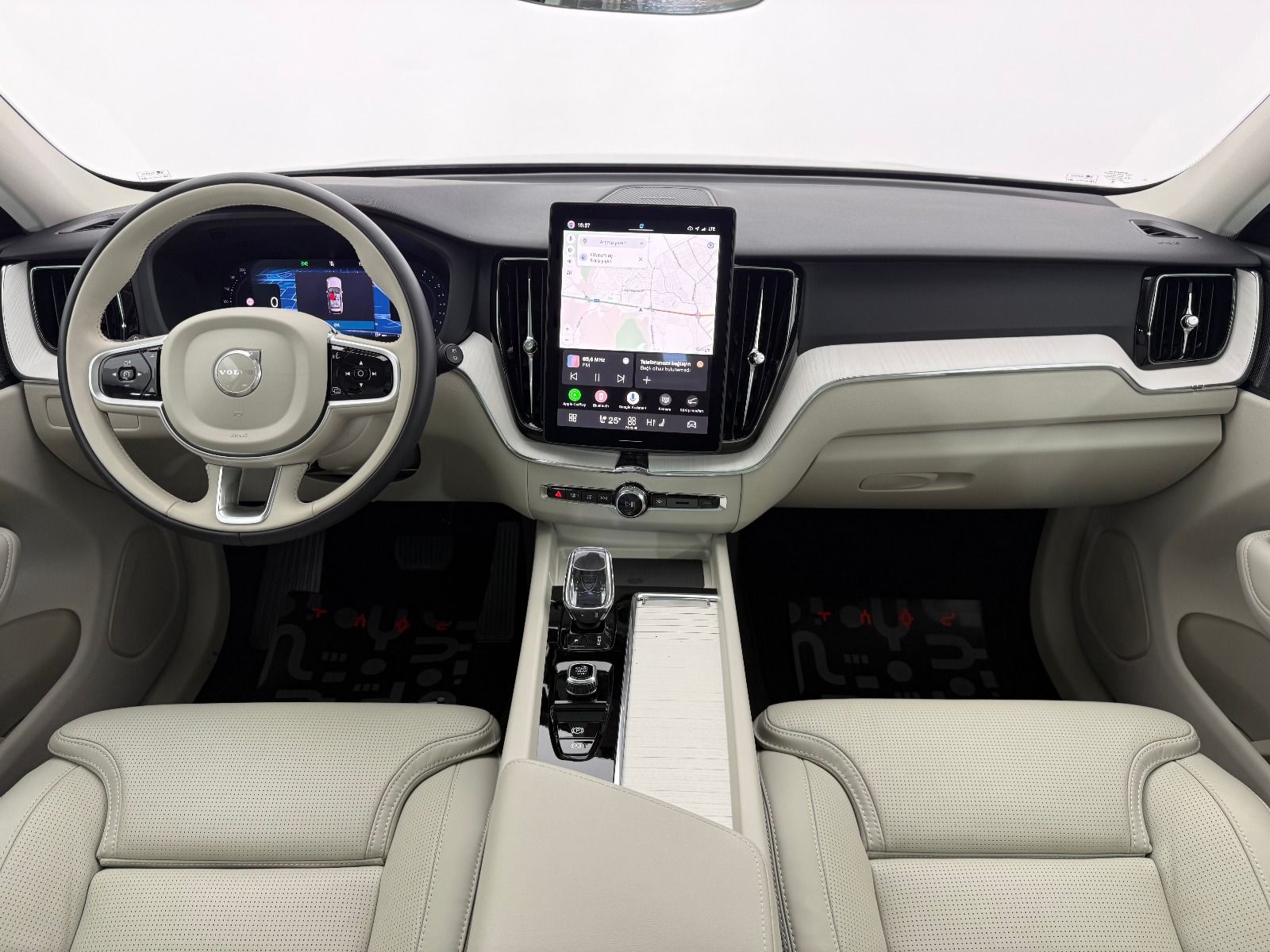Volvo XC60 2.0 B5 MHEV Plus Dark AWD - 2026 - Detay