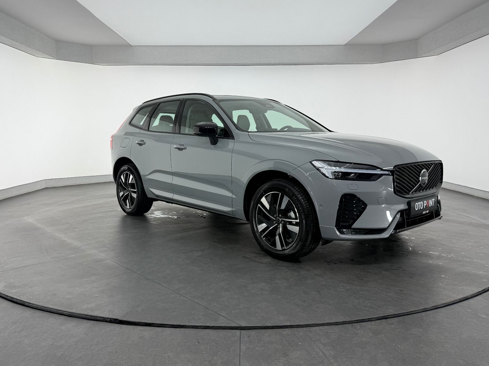Volvo XC60 2.0 B5 MHEV Plus Dark AWD - 2026 - Detay