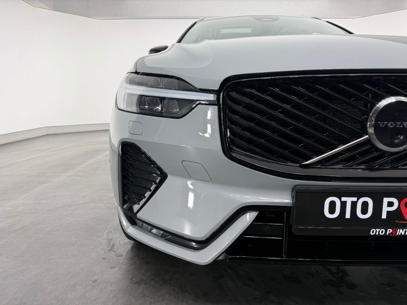 Volvo XC60 2.0 B5 MHEV Plus Dark AWD - 2026 - Detay