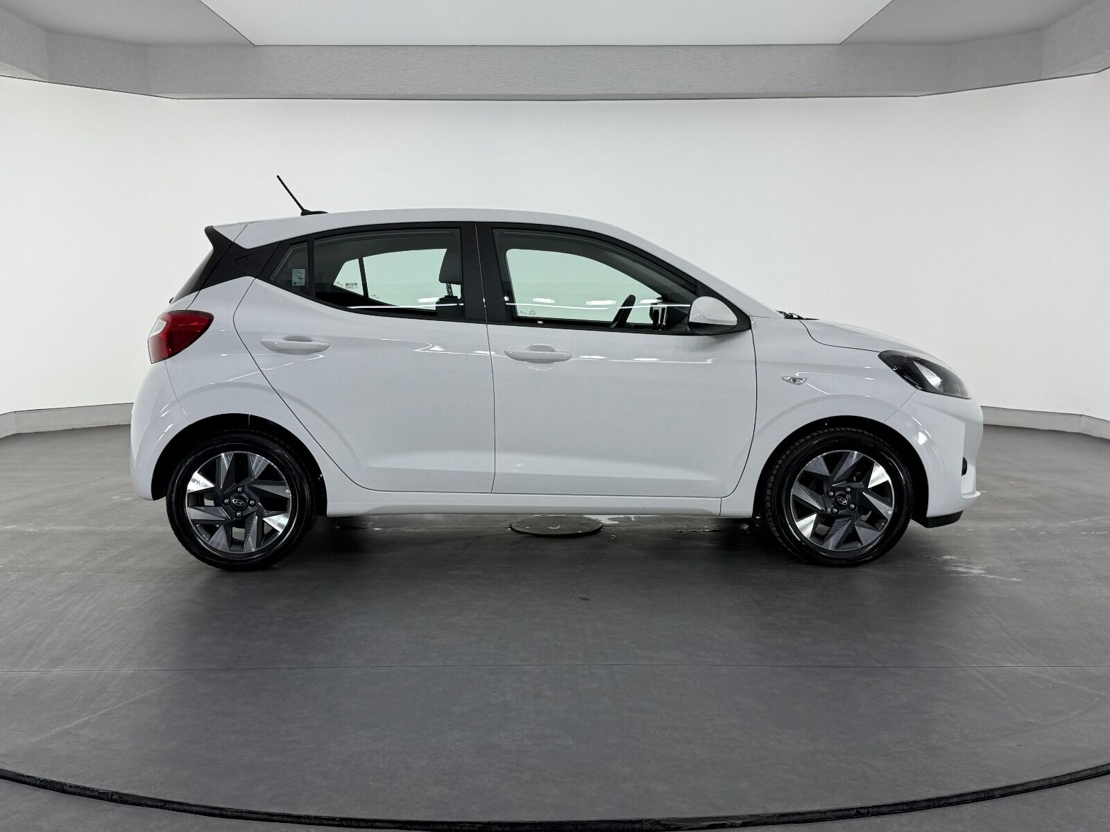 Hyundai i10 1.2 MPI Style+Navigasyon - 2025 - Detay