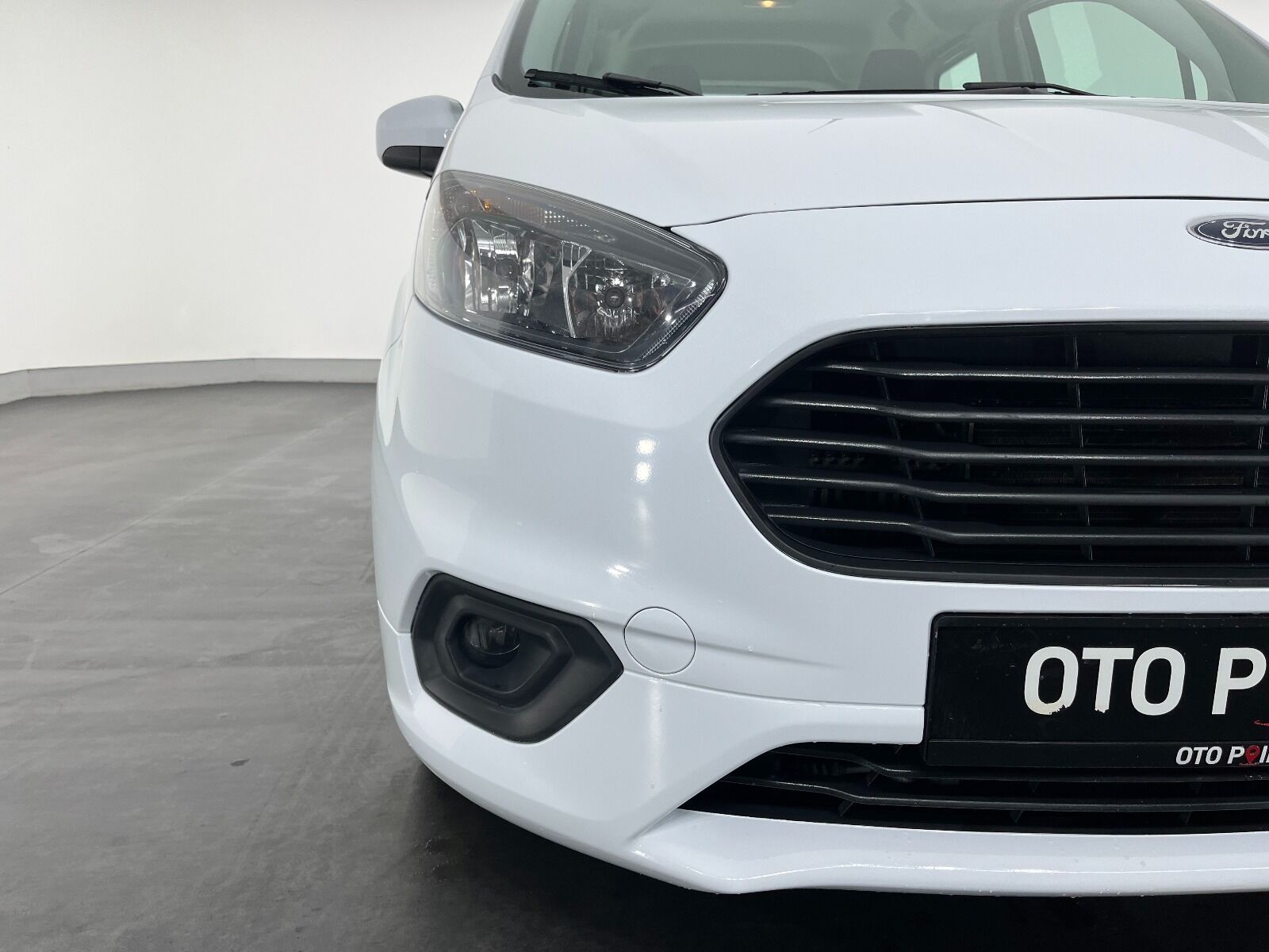Ford Tourneo Courier 1.5 TDCI Deluxe - 2023 - Detay