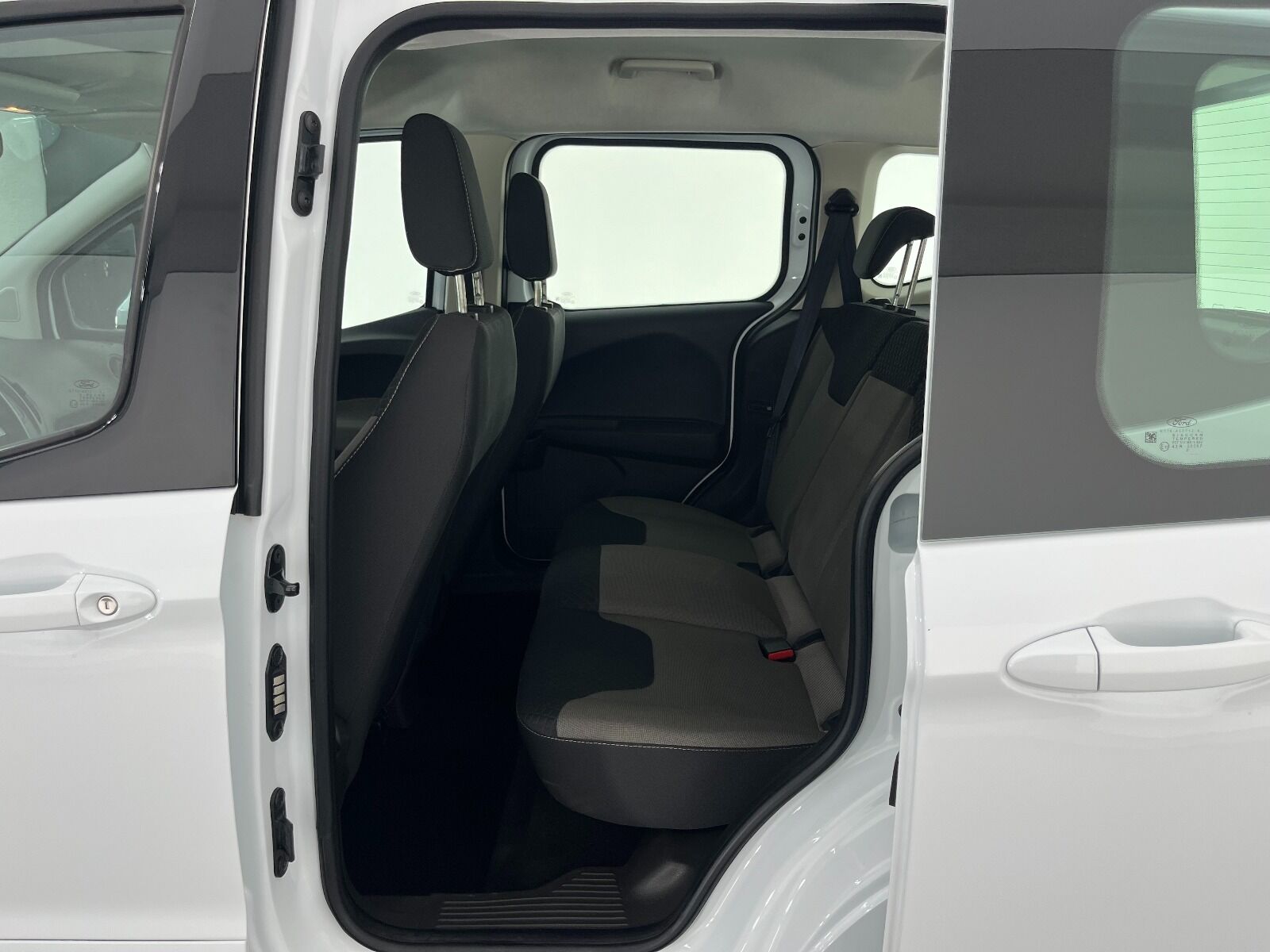 Ford Tourneo Courier 1.5 TDCI Deluxe - 2023 - Detay