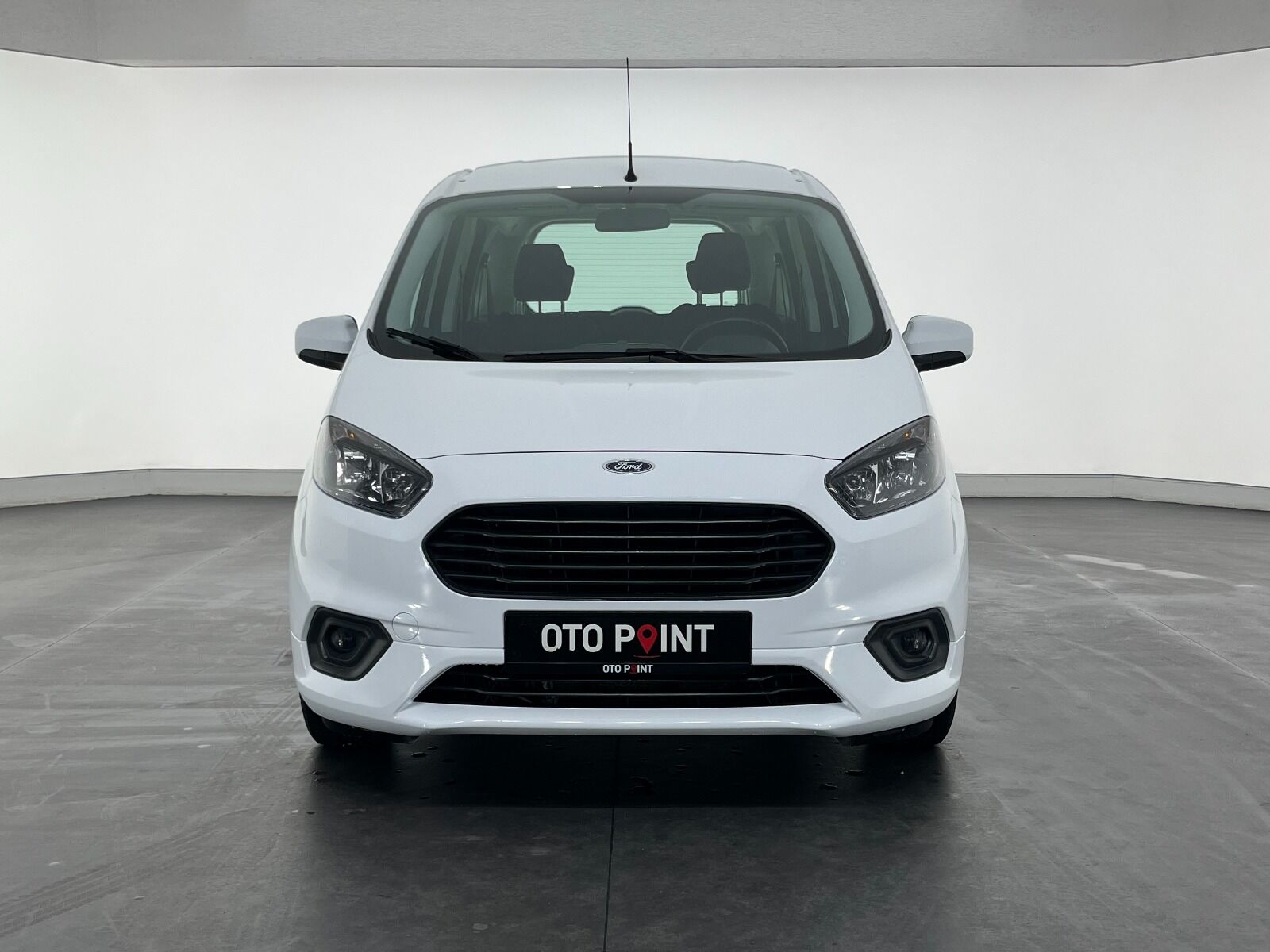 Ford Tourneo Courier 1.5 TDCI Deluxe - 2023
