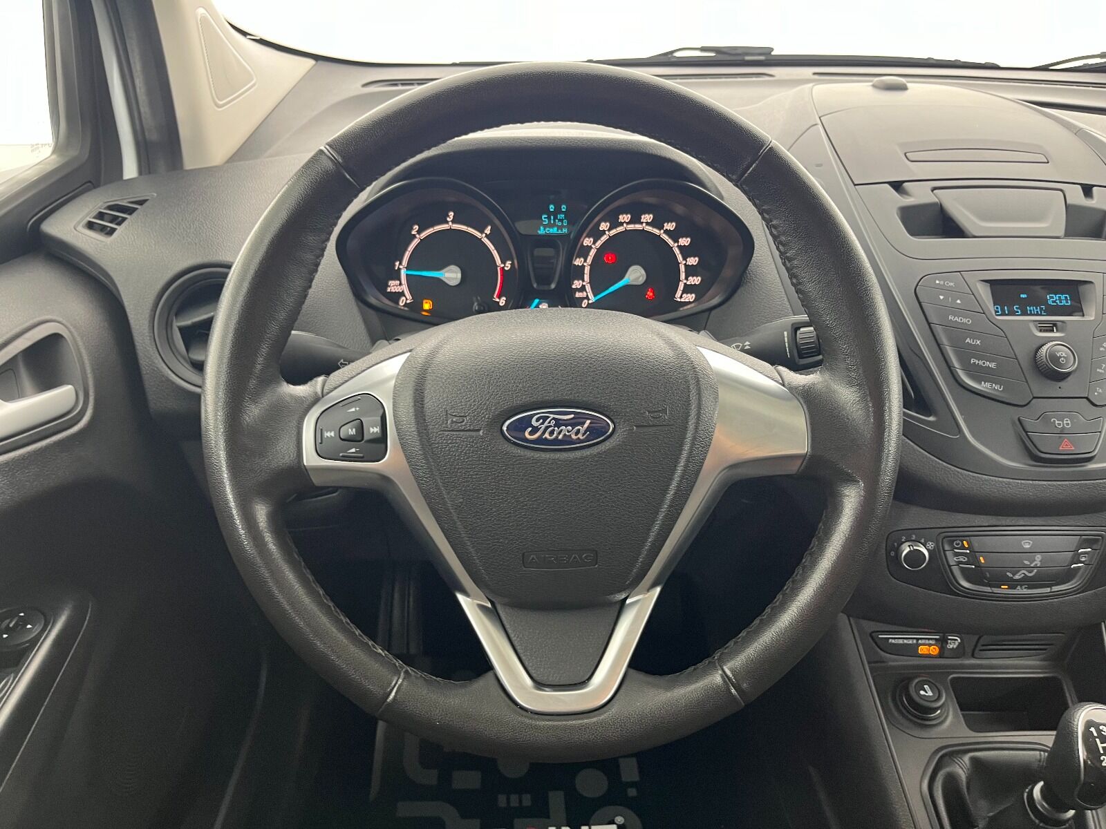 Ford Tourneo Courier 1.5 TDCI Deluxe - 2023 - Detay
