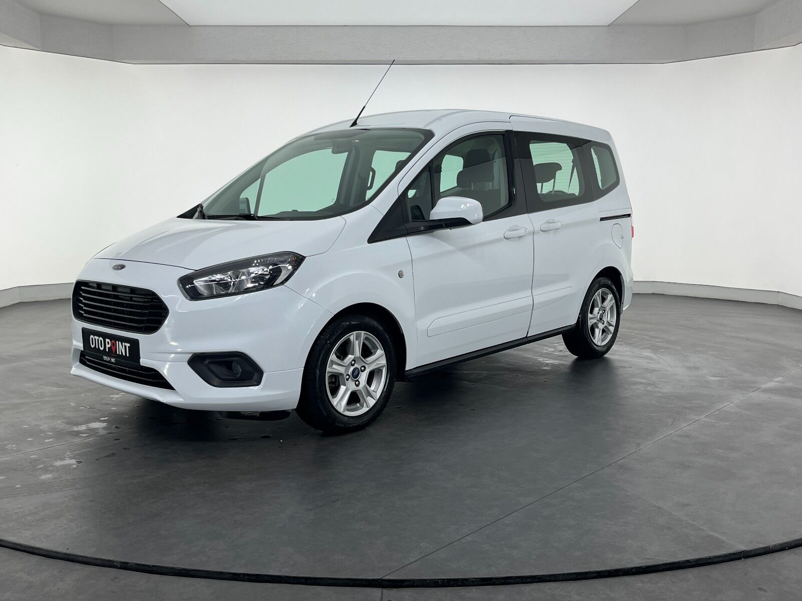 Ford Tourneo Courier 1.5 TDCI Deluxe - 2023 - Detay