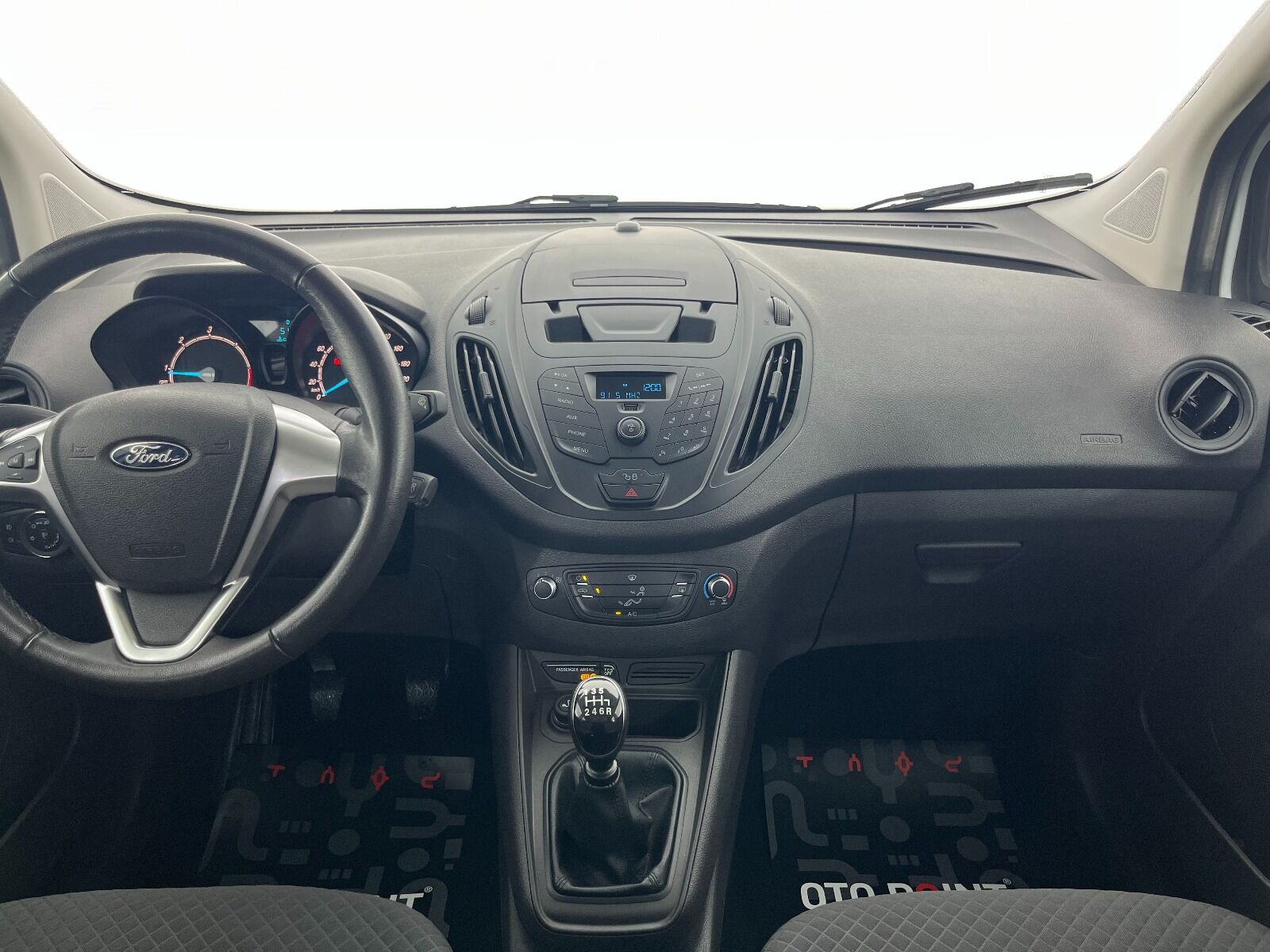 Ford Tourneo Courier 1.5 TDCI Deluxe - 2023 - Detay