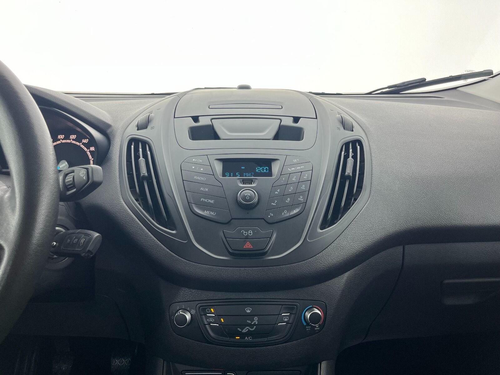 Ford Tourneo Courier 1.5 TDCI Deluxe - 2023 - Detay