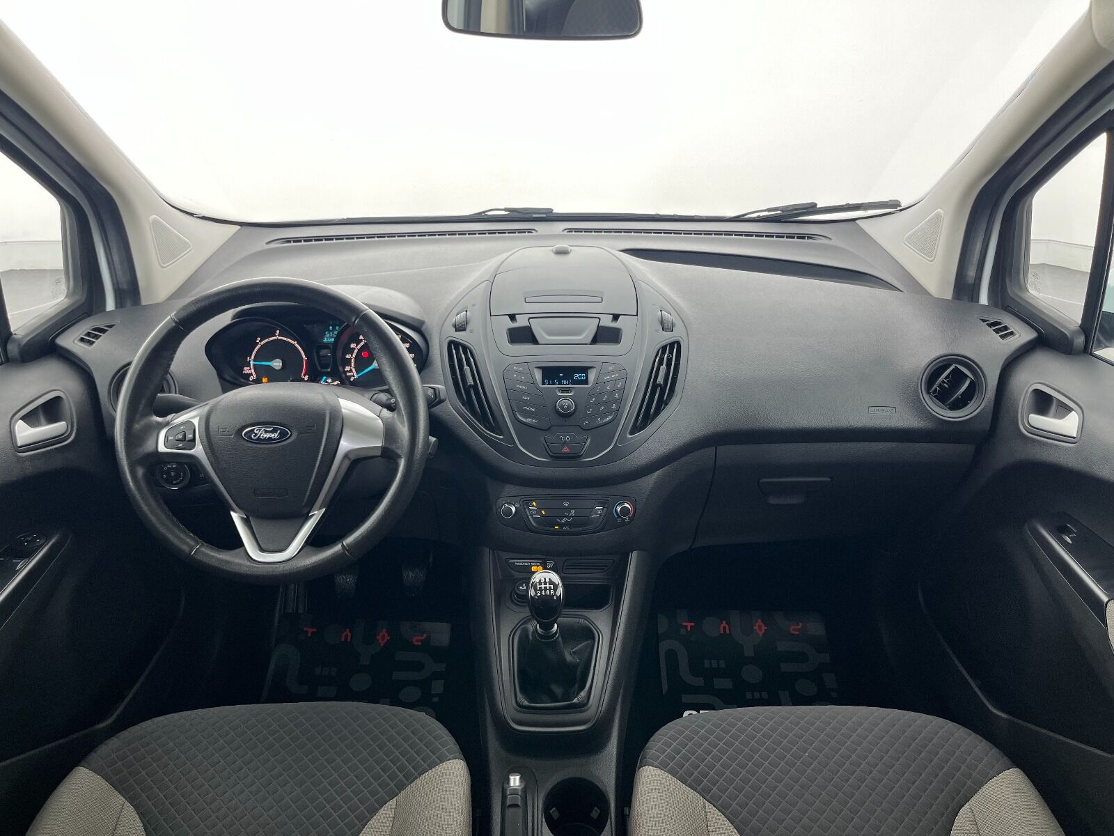 Ford Tourneo Courier 1.5 TDCI Deluxe - 2023 - Detay
