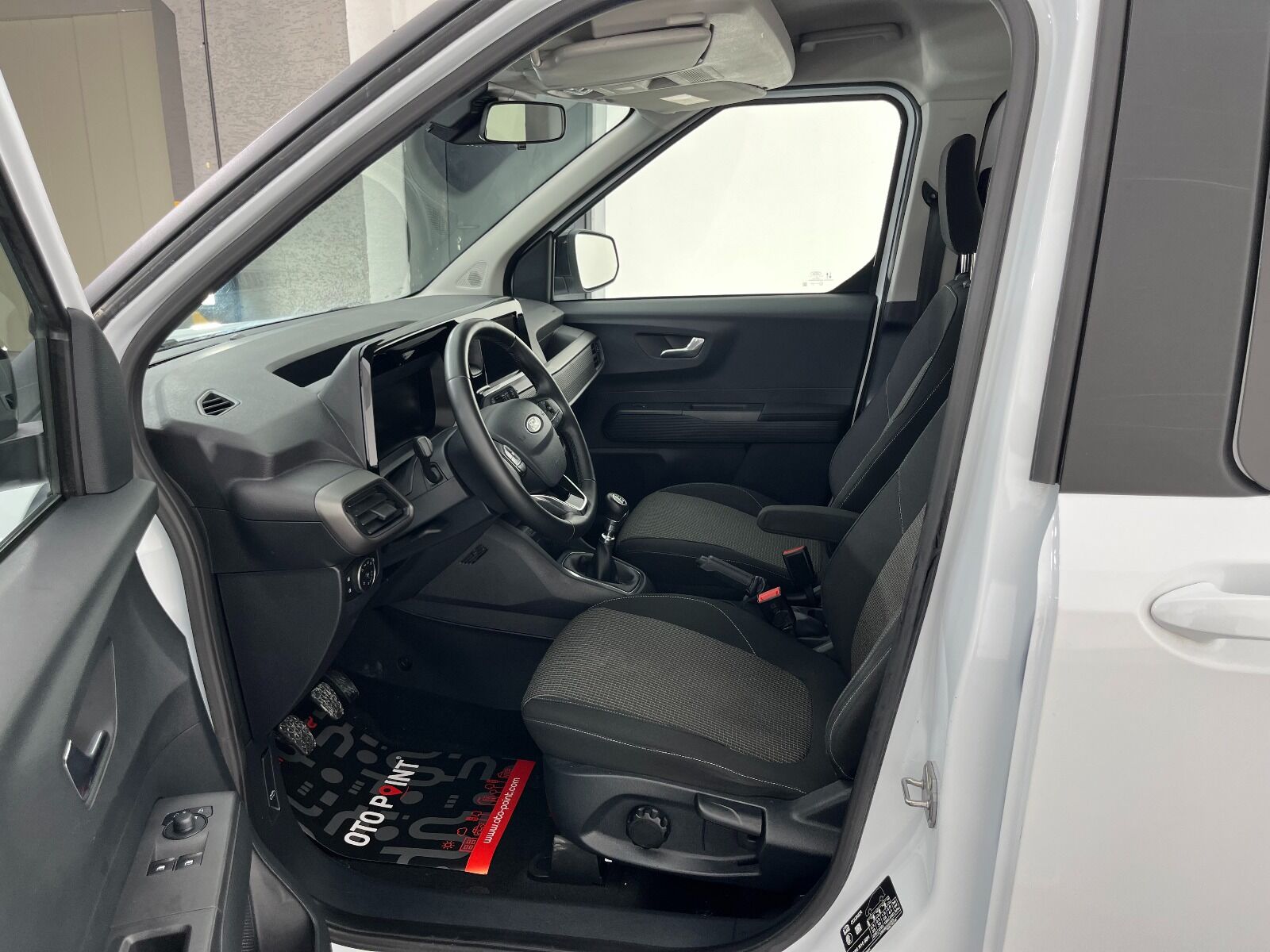 Ford Tourneo Courier Kombi 1.5 EcoBlue Deluxe - 2025 - Detay